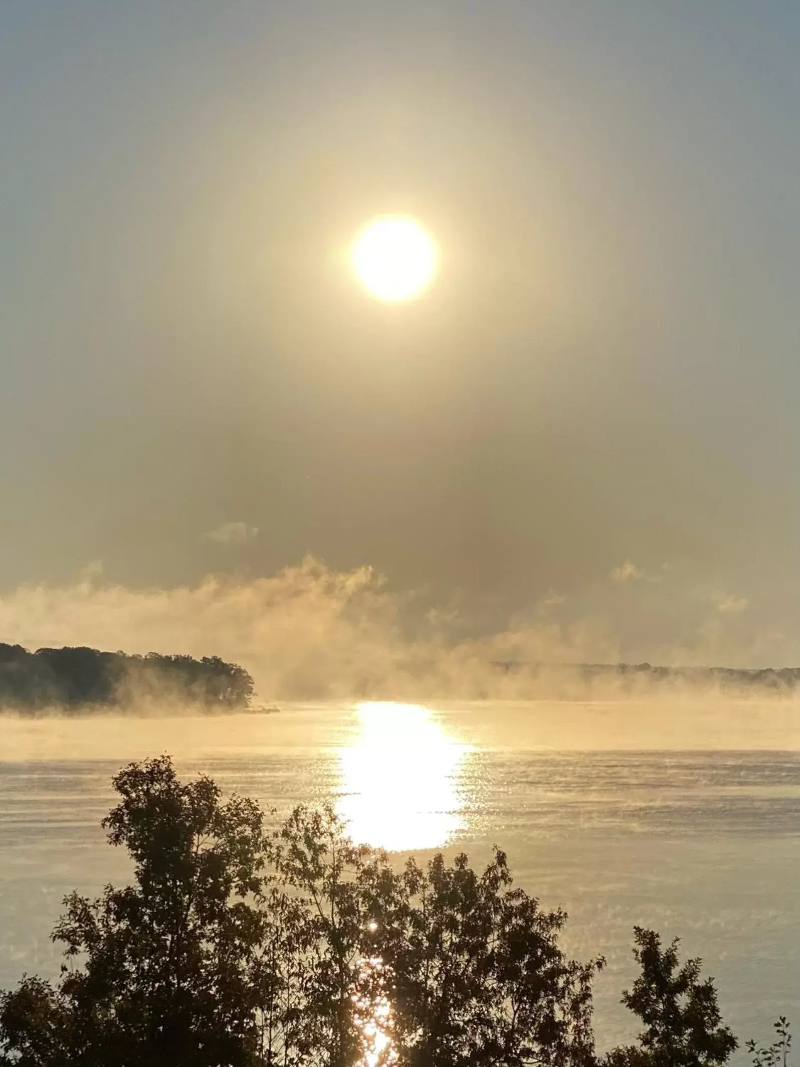 Lake view, Sunrise/Sunset in Crown Lake Resort & RV