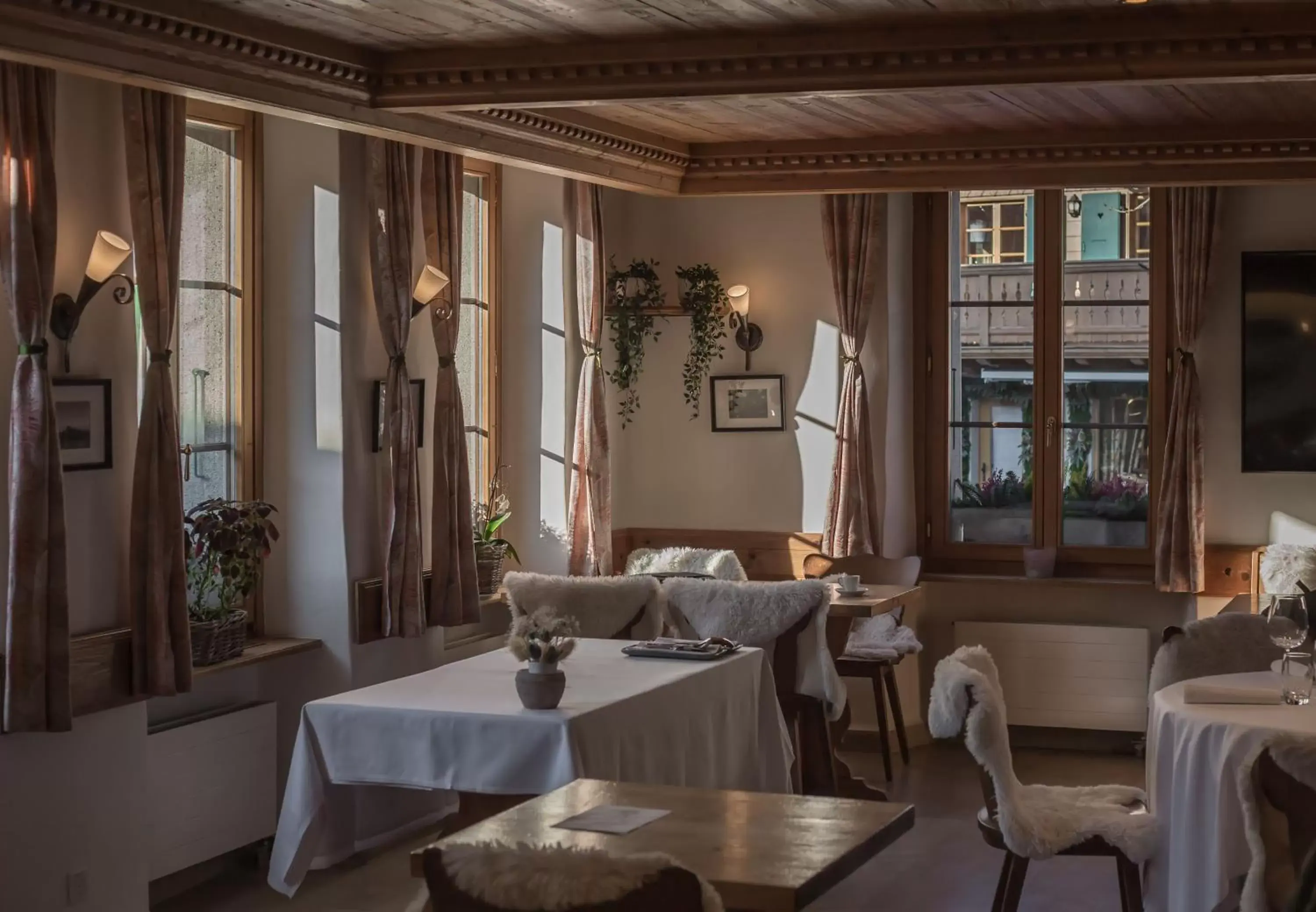 Restaurant/Places to Eat in Hotel de Commune