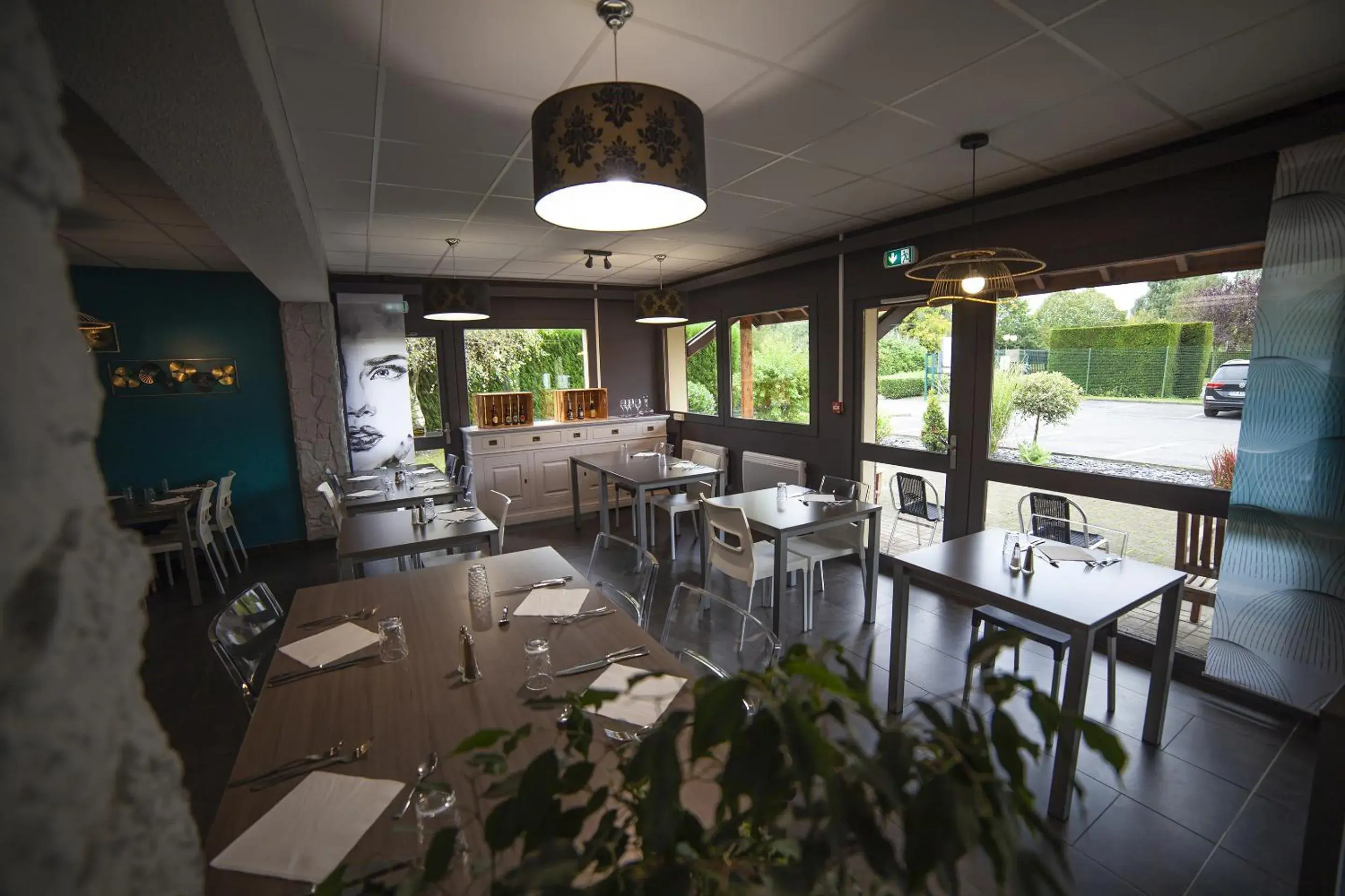 Restaurant/Places to Eat in Sure Hotel by Best Western Lille Tourcoing