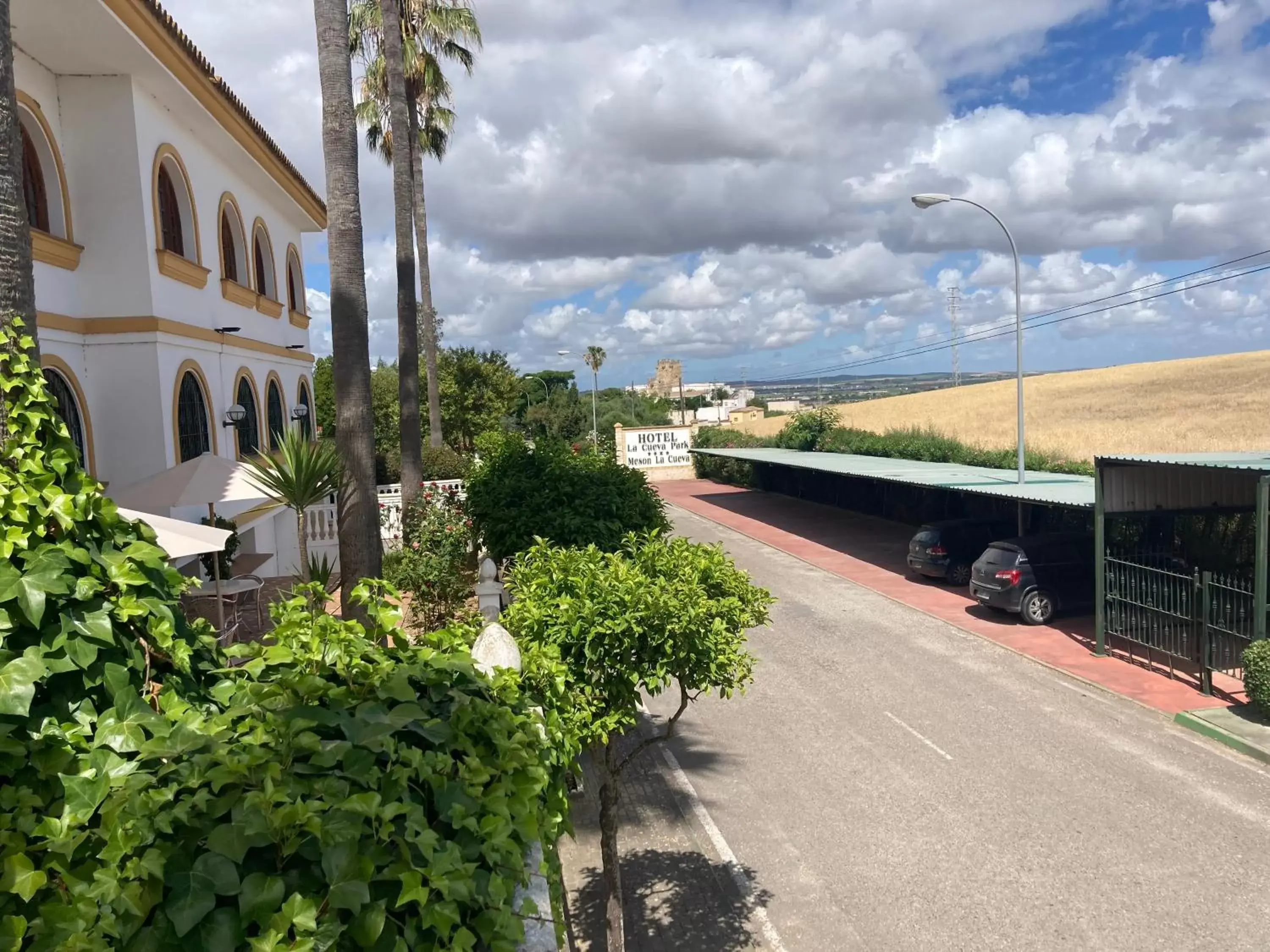 Property building in La Cueva Park