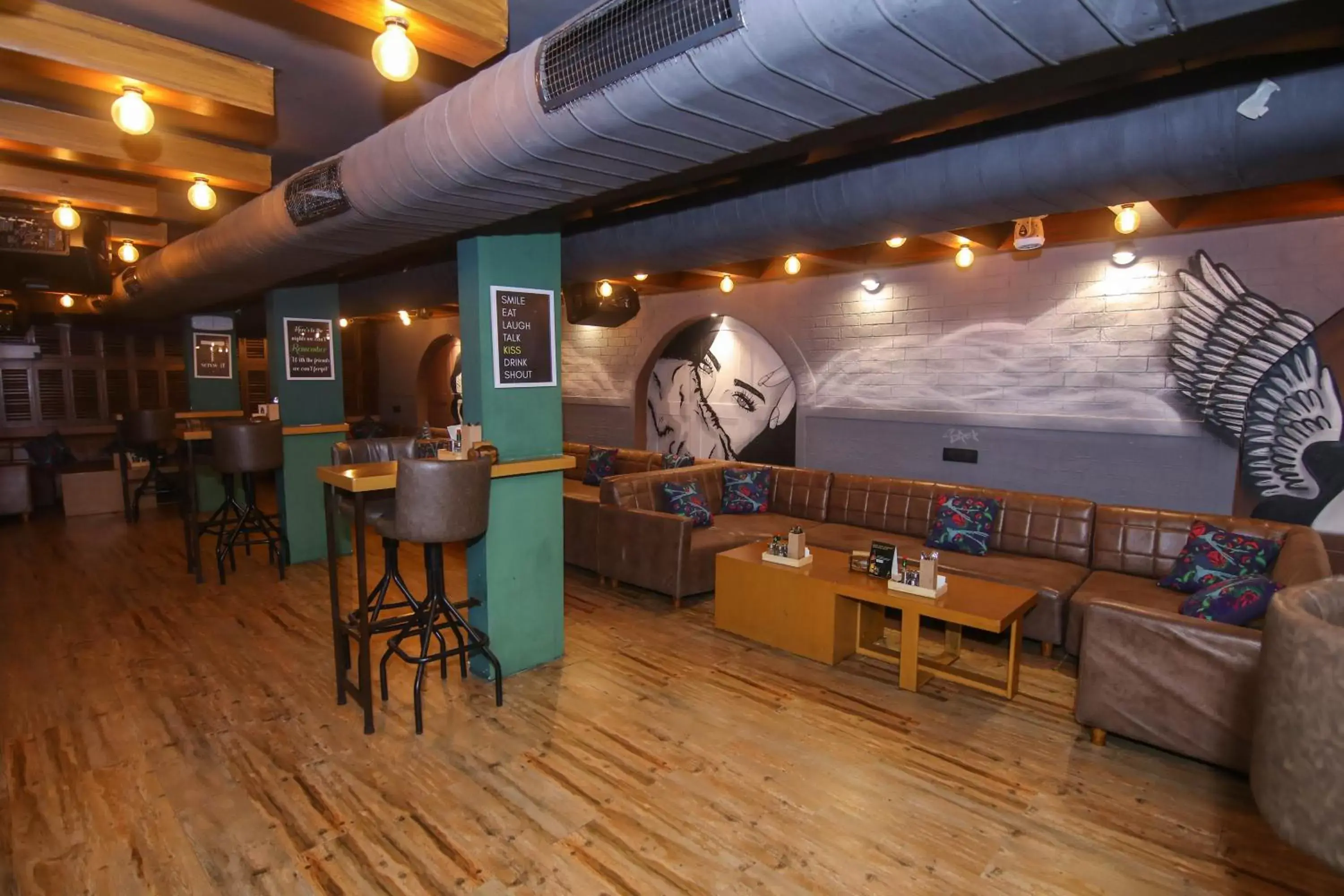 Restaurant/places to eat in Lytton Hotel Restaurant/places to eat in Lytton Hotel