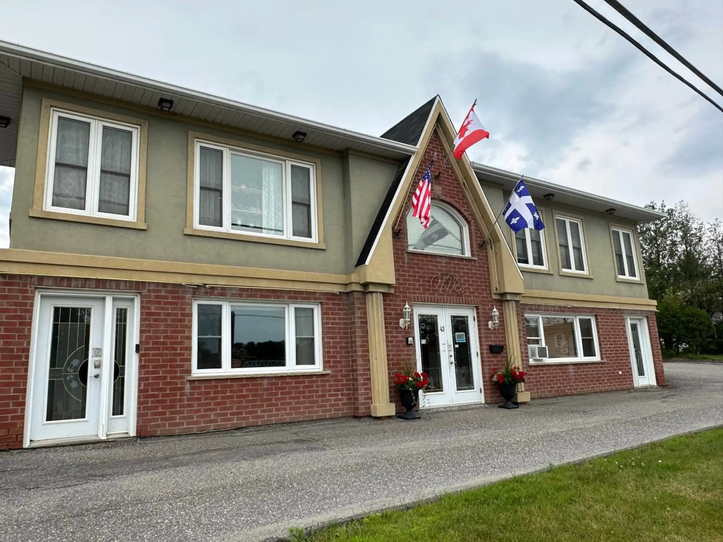 Property Building in Motel Le Refuge