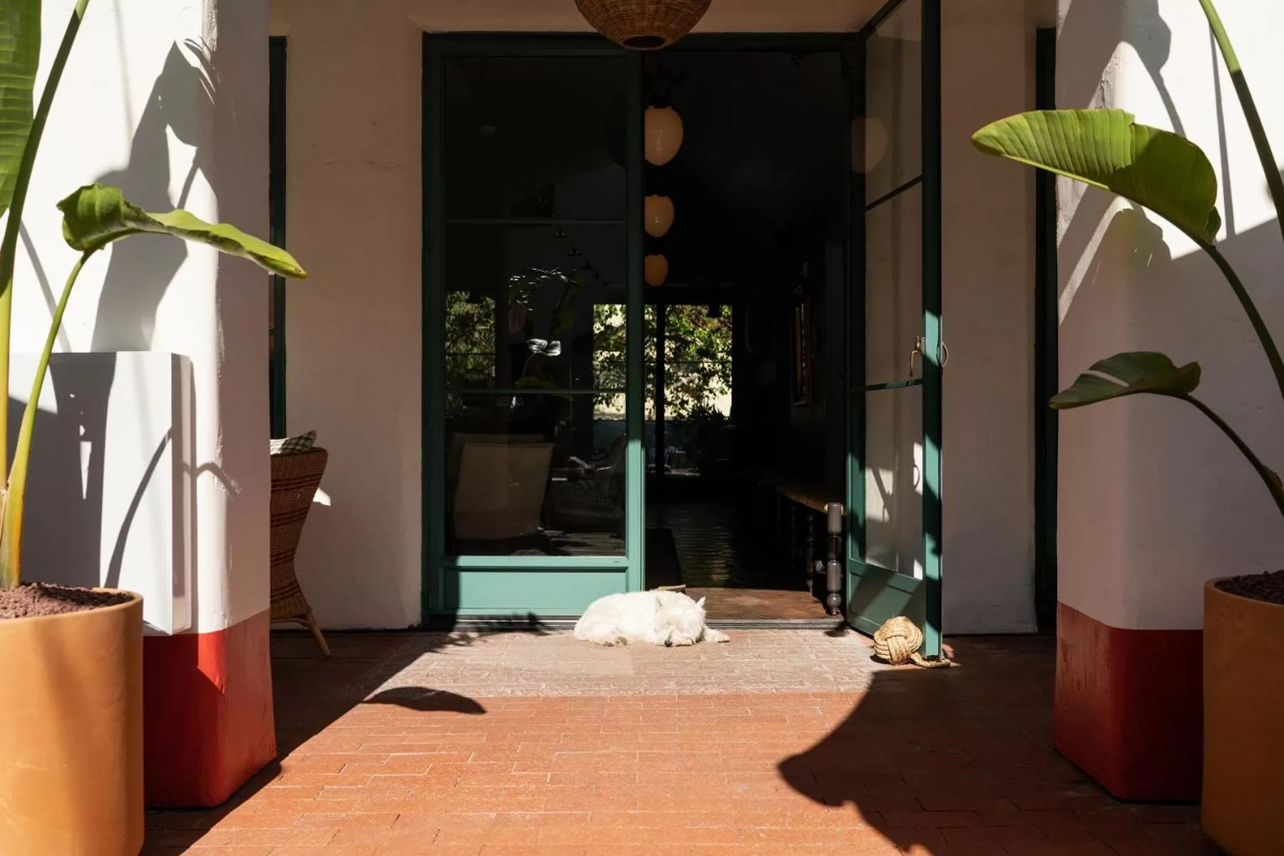 Facade/entrance in Palihouse Santa Barbara