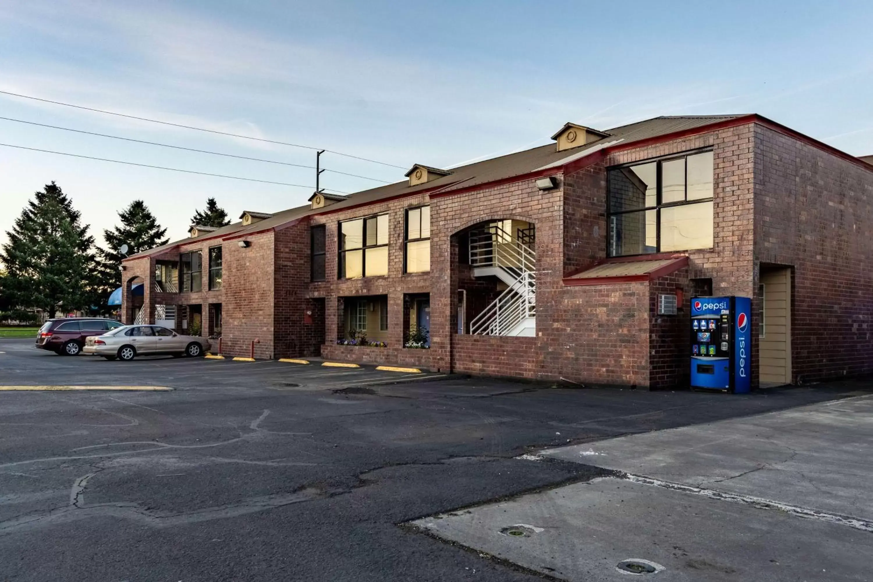 Property Building in Motel 6-Canby, OR