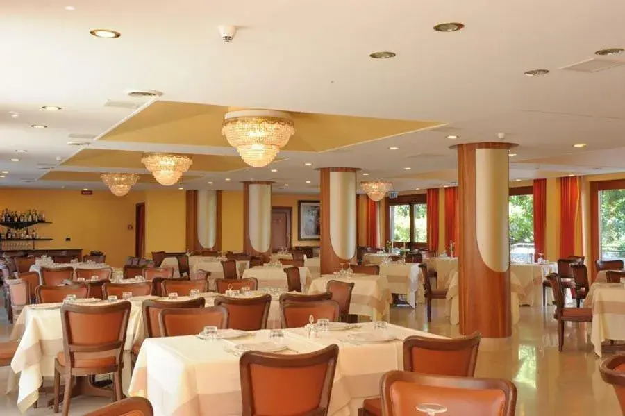 Restaurant/Places to Eat in Hotel Svevo