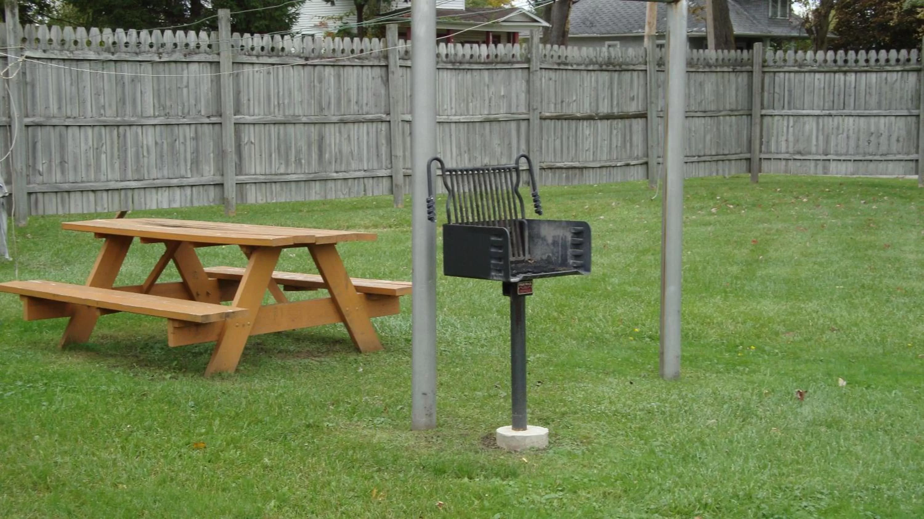 Garden in Pinconning Trail Inn Motel