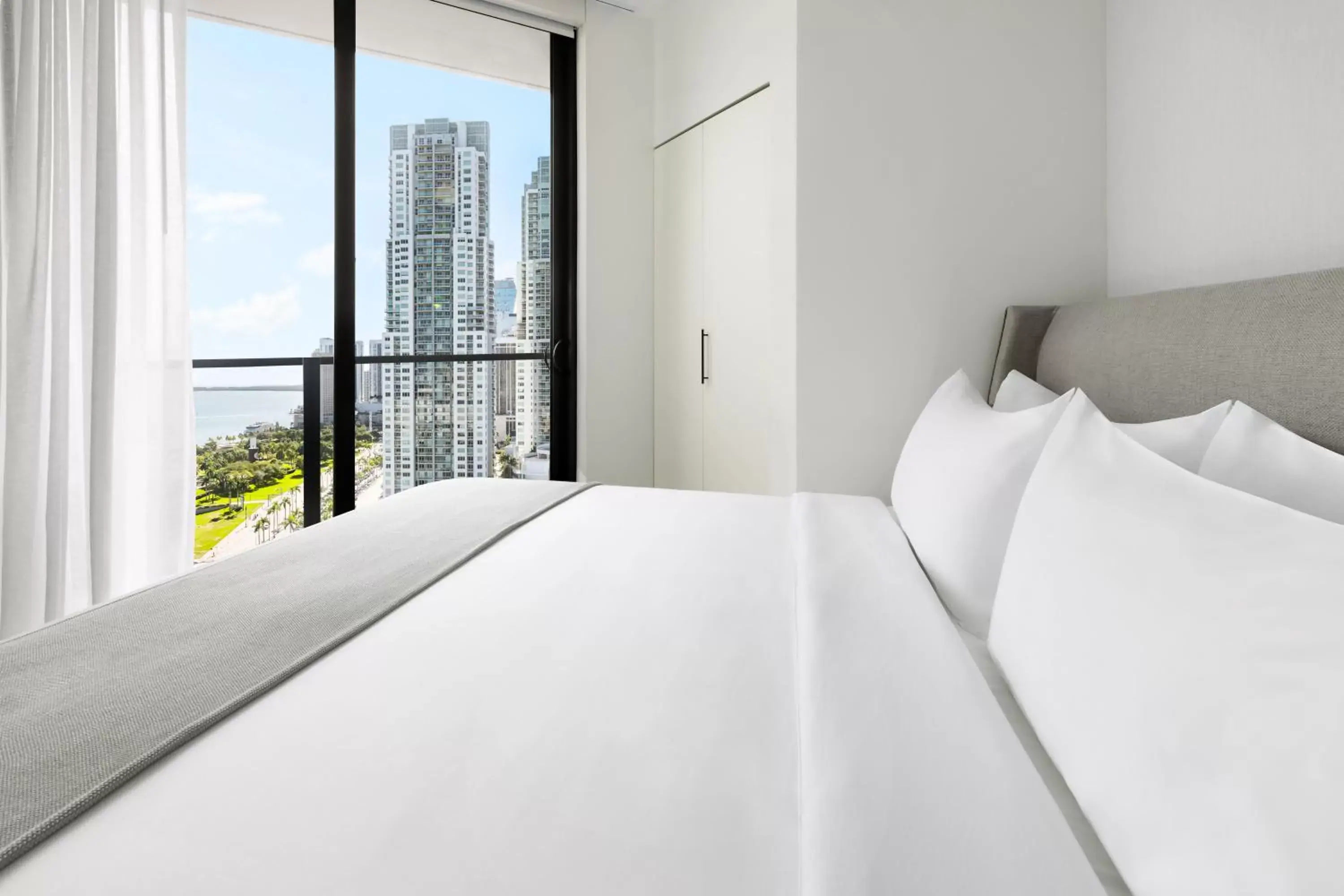 Bed in The Elser Hotel Miami - An All-Suite Hotel Bed in The Elser Hotel Miami - An All-Suite Hotel