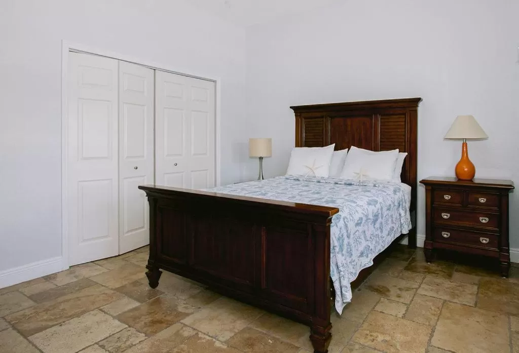 Bed in Vistalmar Beach Resort