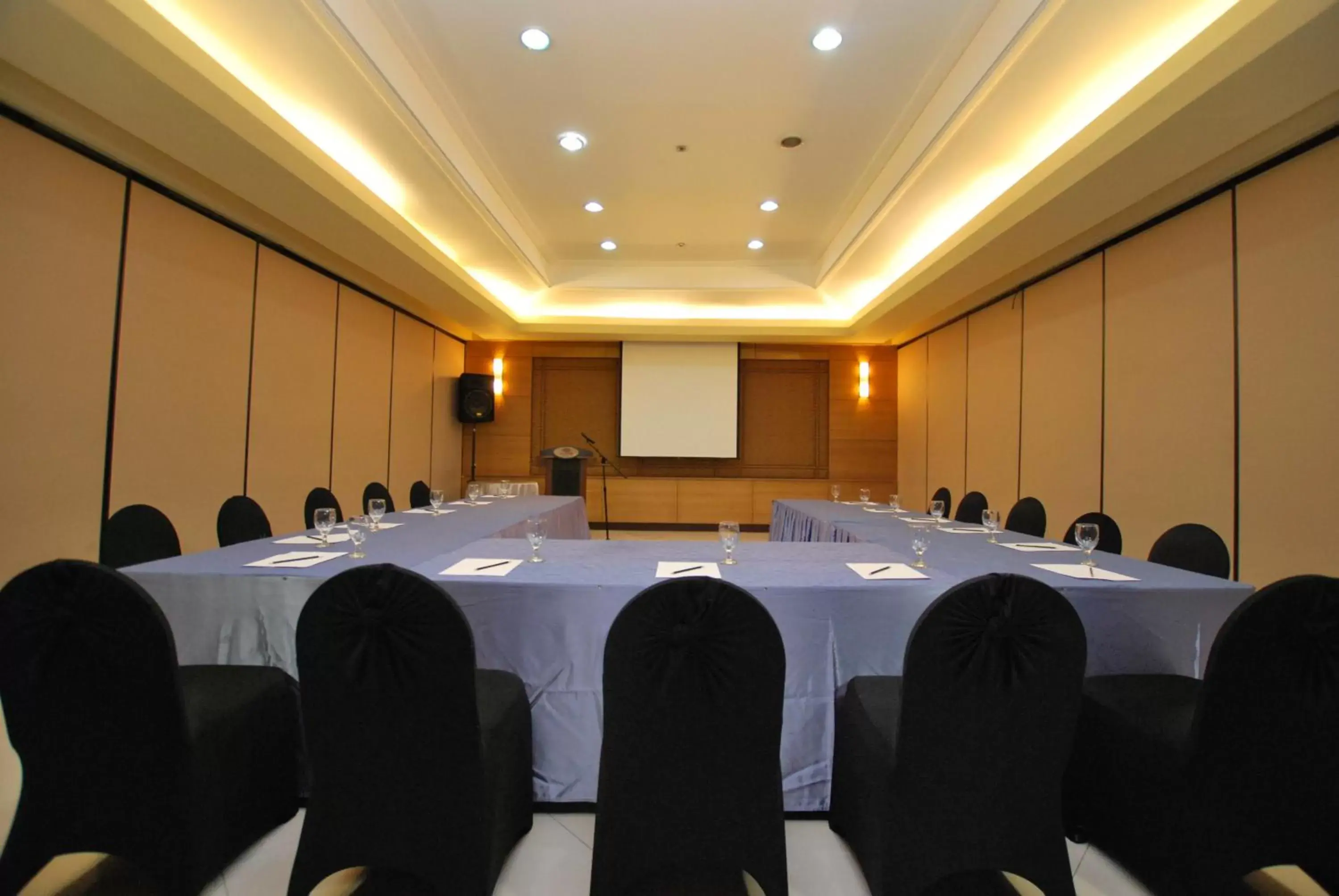 Business facilities in City Garden Suites