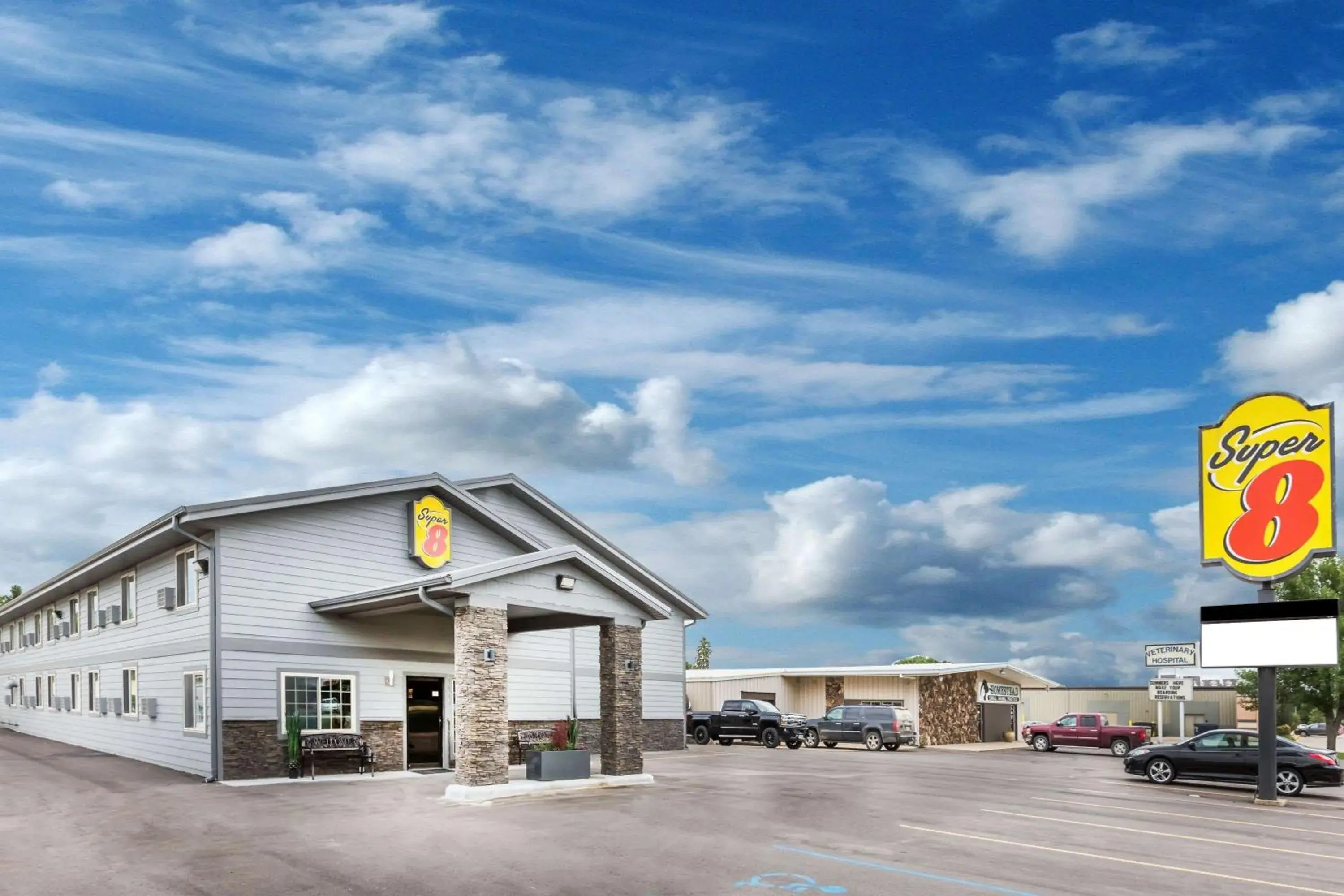 Property building in Super 8 by Wyndham Spencer Property building in Super 8 by Wyndham Spencer