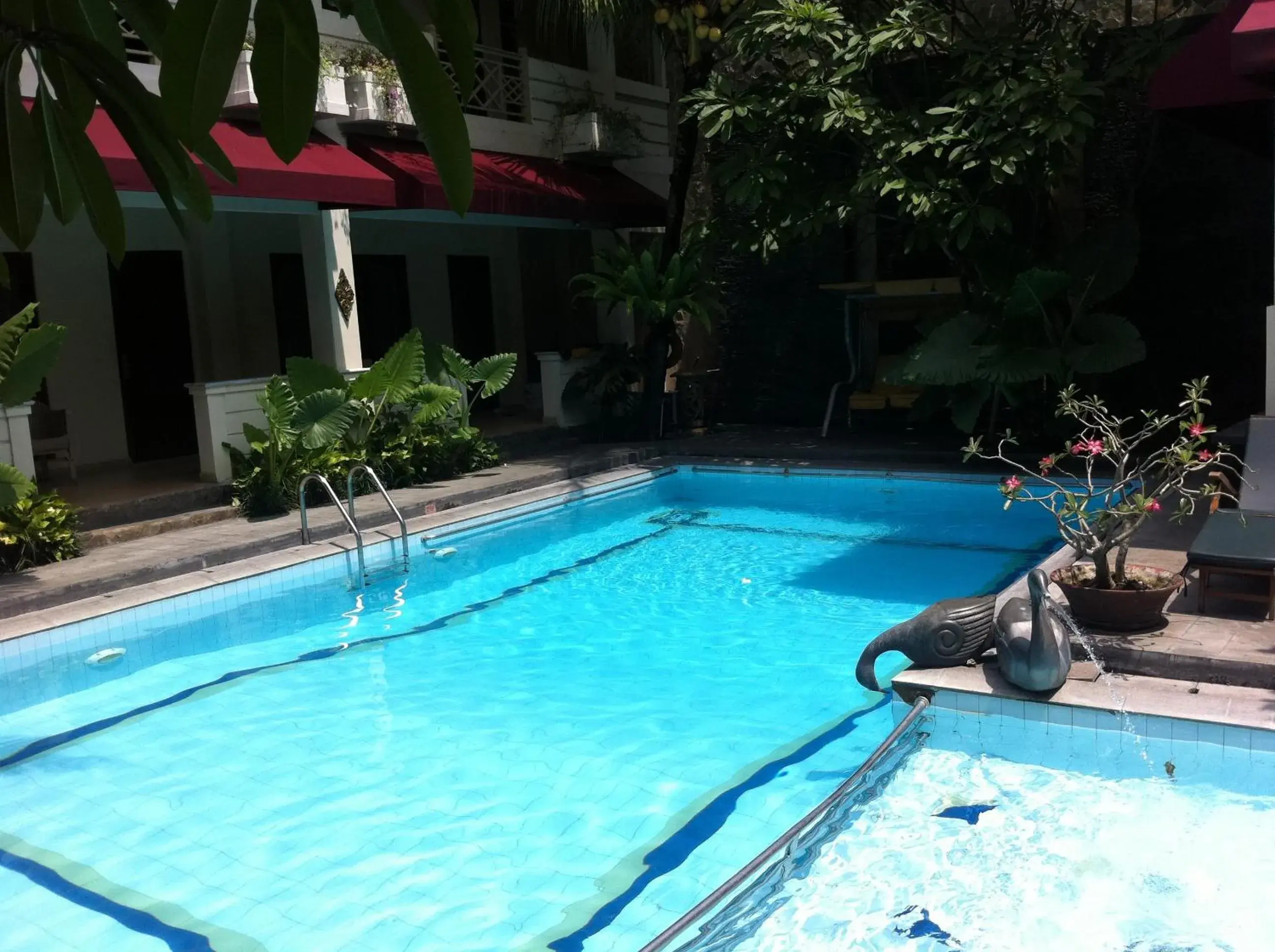 Swimming Pool in Hotel Indah Palace Yogyakarta