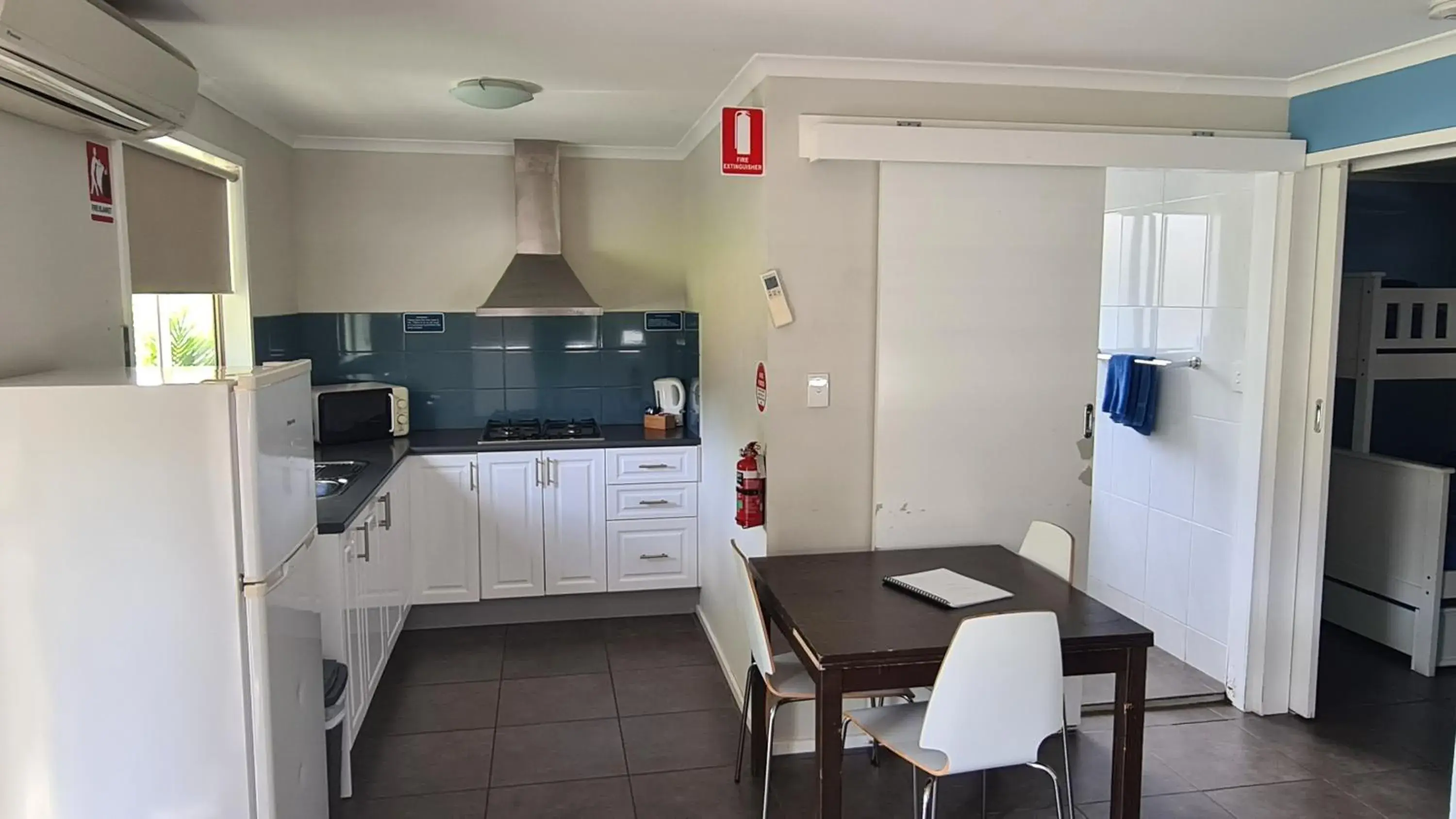 Kitchen or kitchenette in Banana Coast Caravan Park Kitchen or kitchenette in Banana Coast Caravan Park