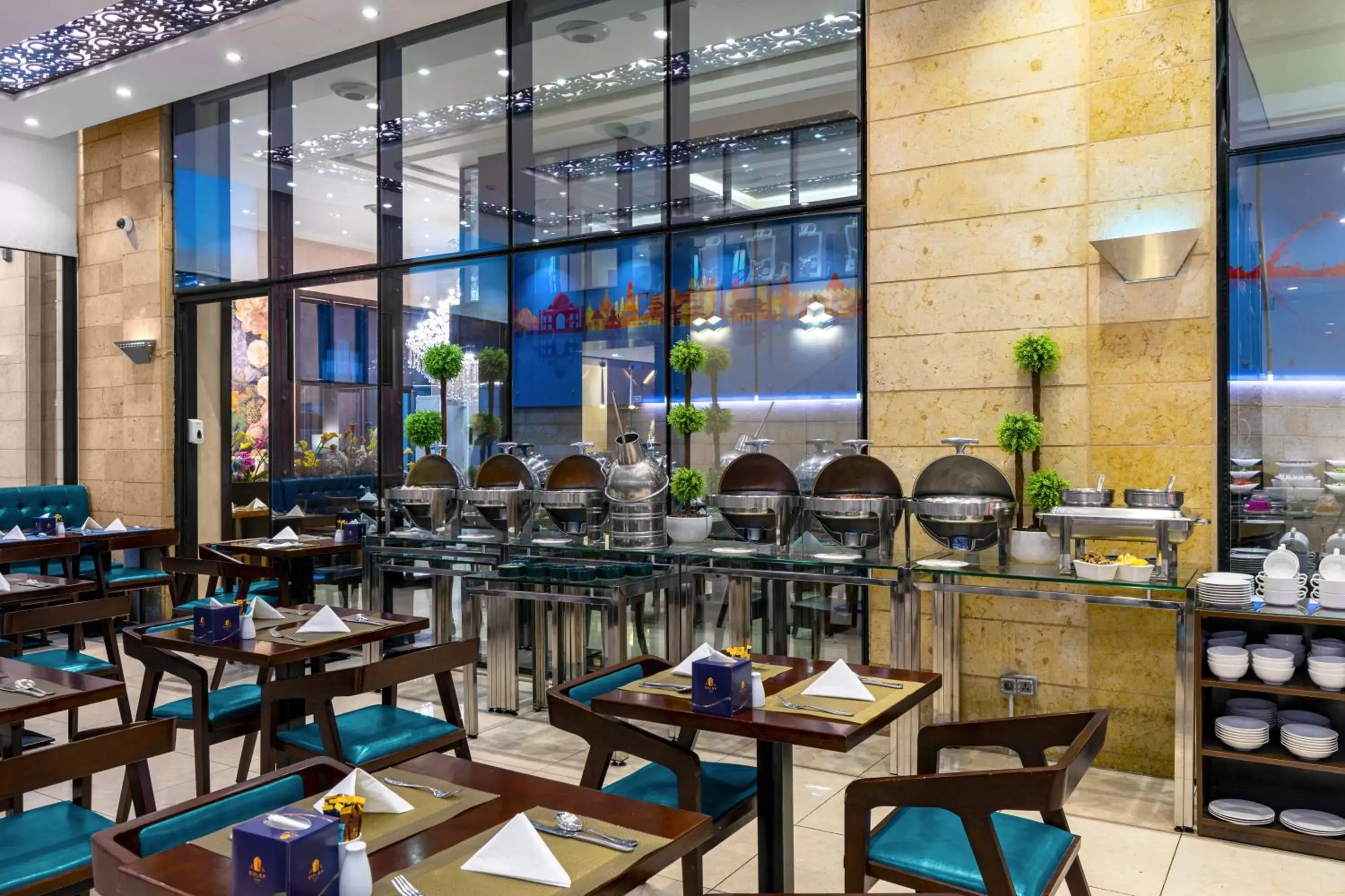 Restaurant/Places to Eat in Sulaf Luxury Hotel