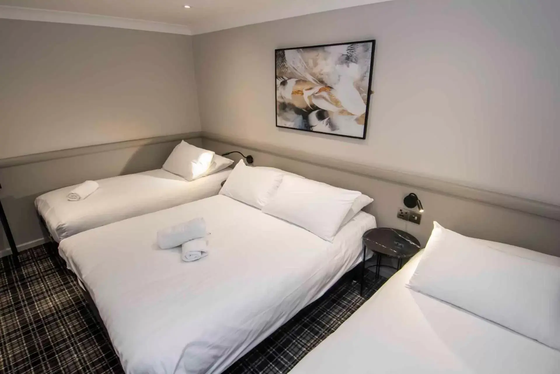 Bedroom, Bed in Howard Winchester Hotel