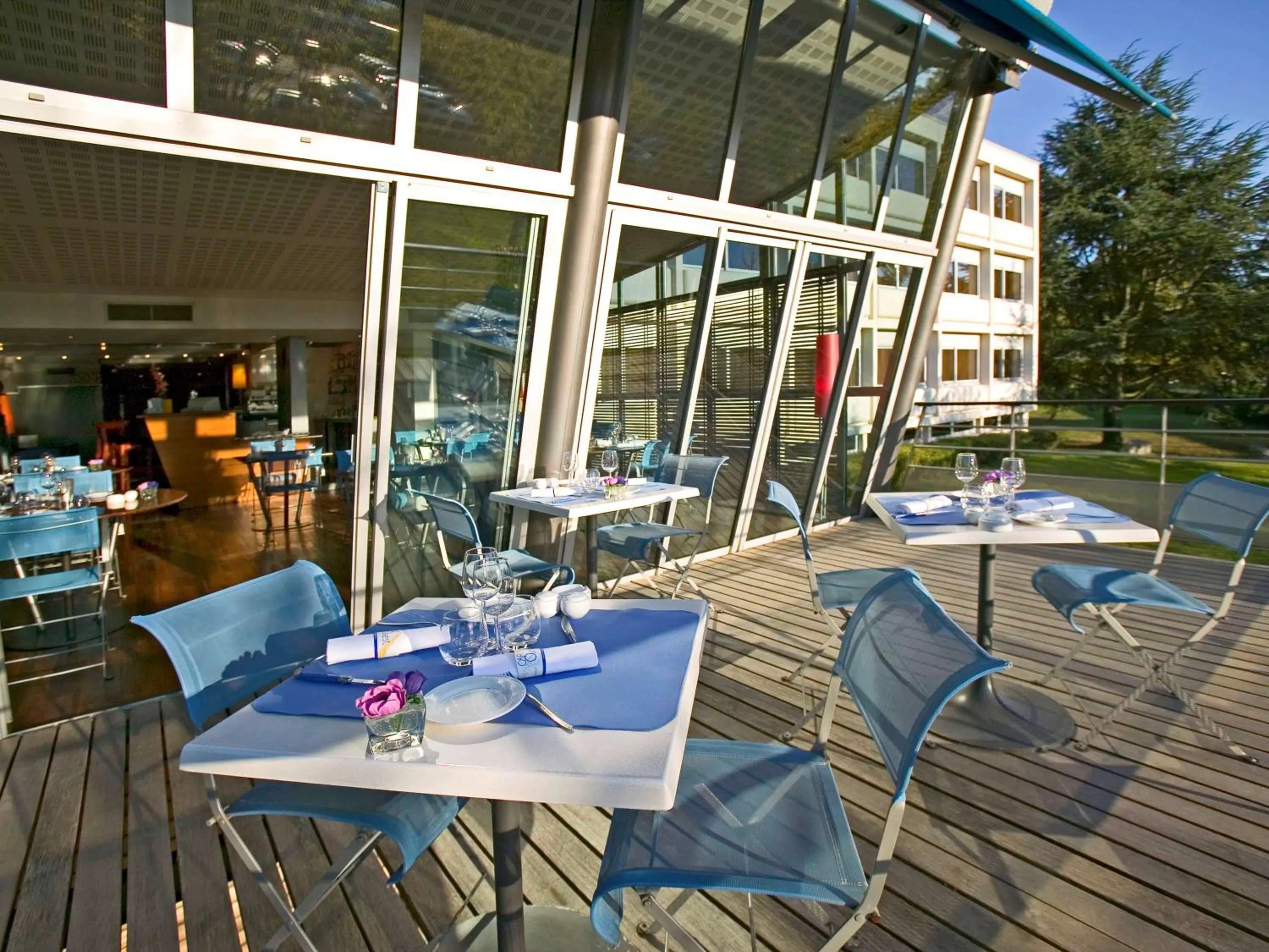 Restaurant/places to eat in Mercure Lyon Charbonnières