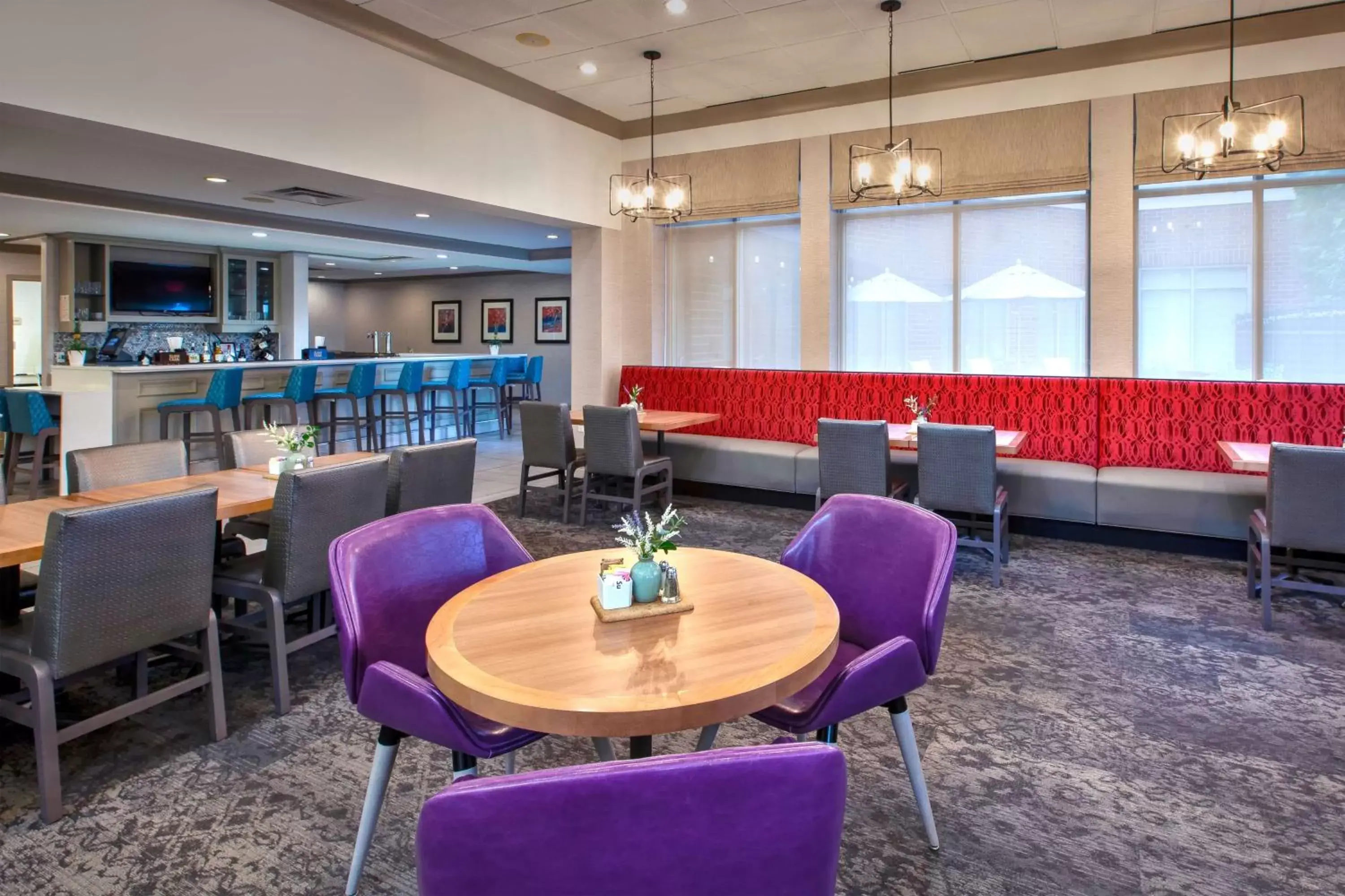 Lounge or bar, Restaurant/Places to Eat in Hilton Garden Inn Dayton/ Beavercreek