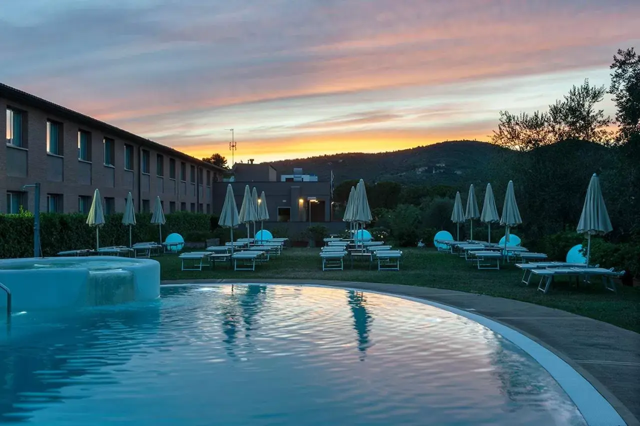 Swimming Pool in Hotel La Meridiana