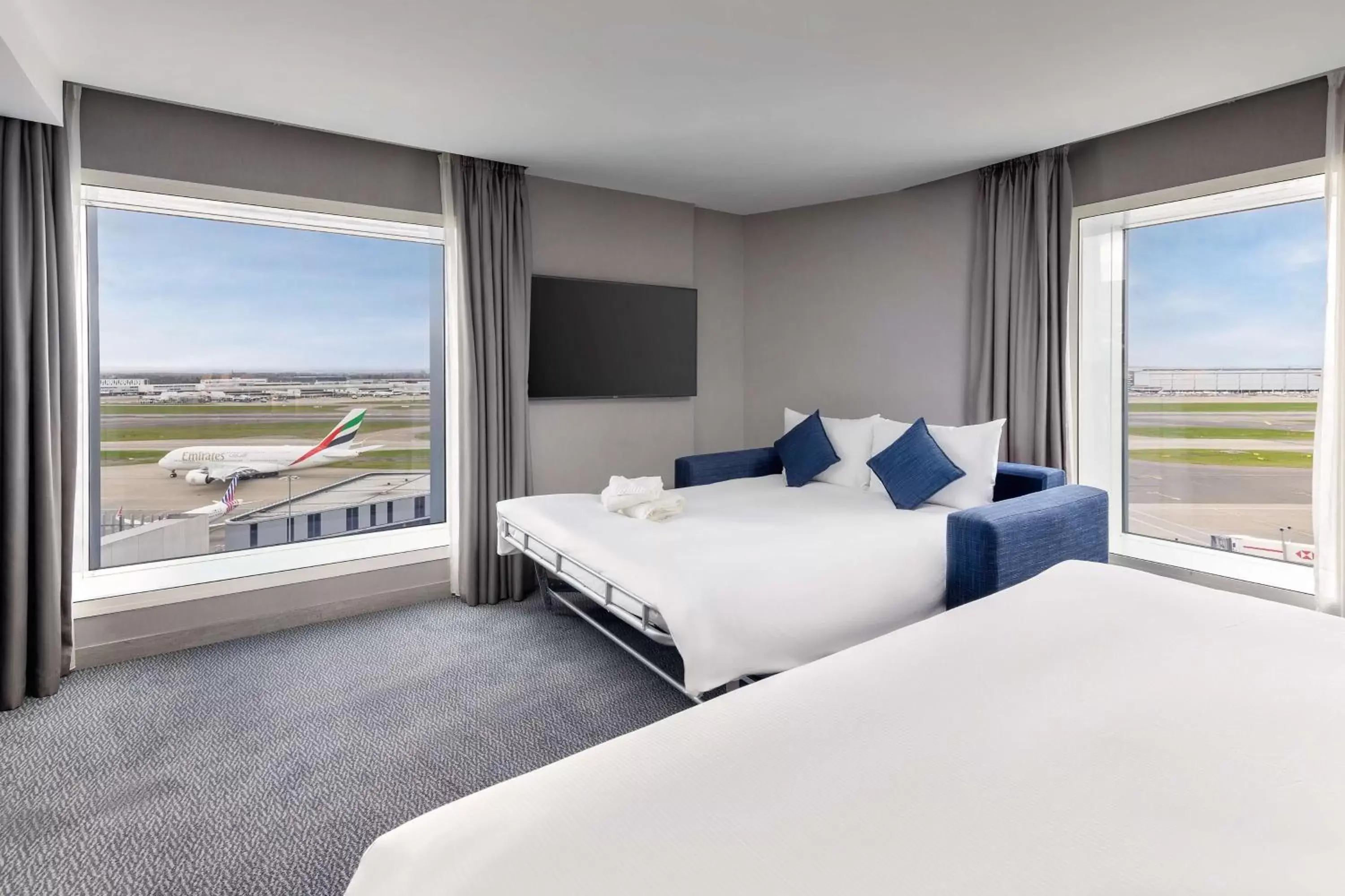 Bed in Hilton Garden Inn London Heathrow Terminal 2 and 3