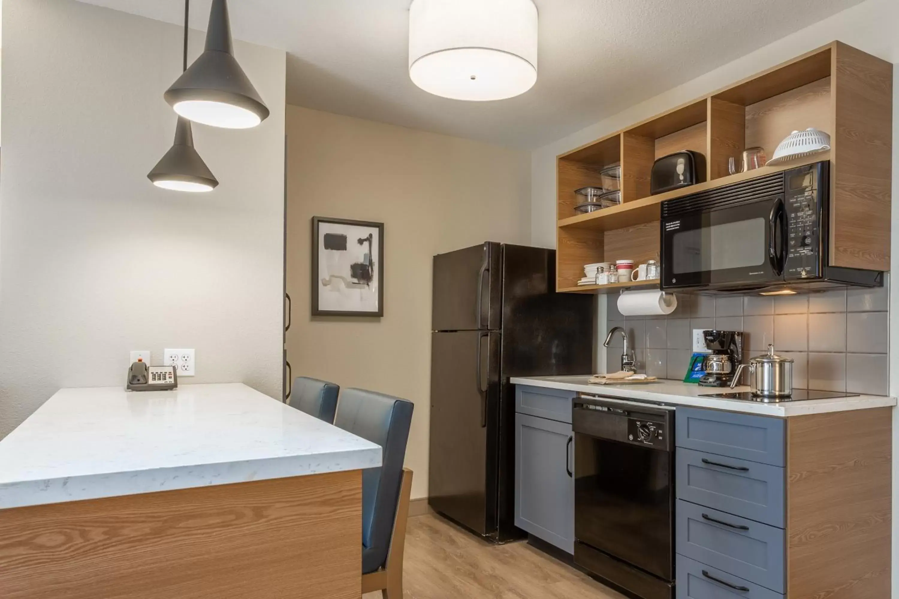 Photo of the whole room, Kitchen/Kitchenette in Candlewood Suites Ofallon, Il - St. Louis Area, an IHG Hotel