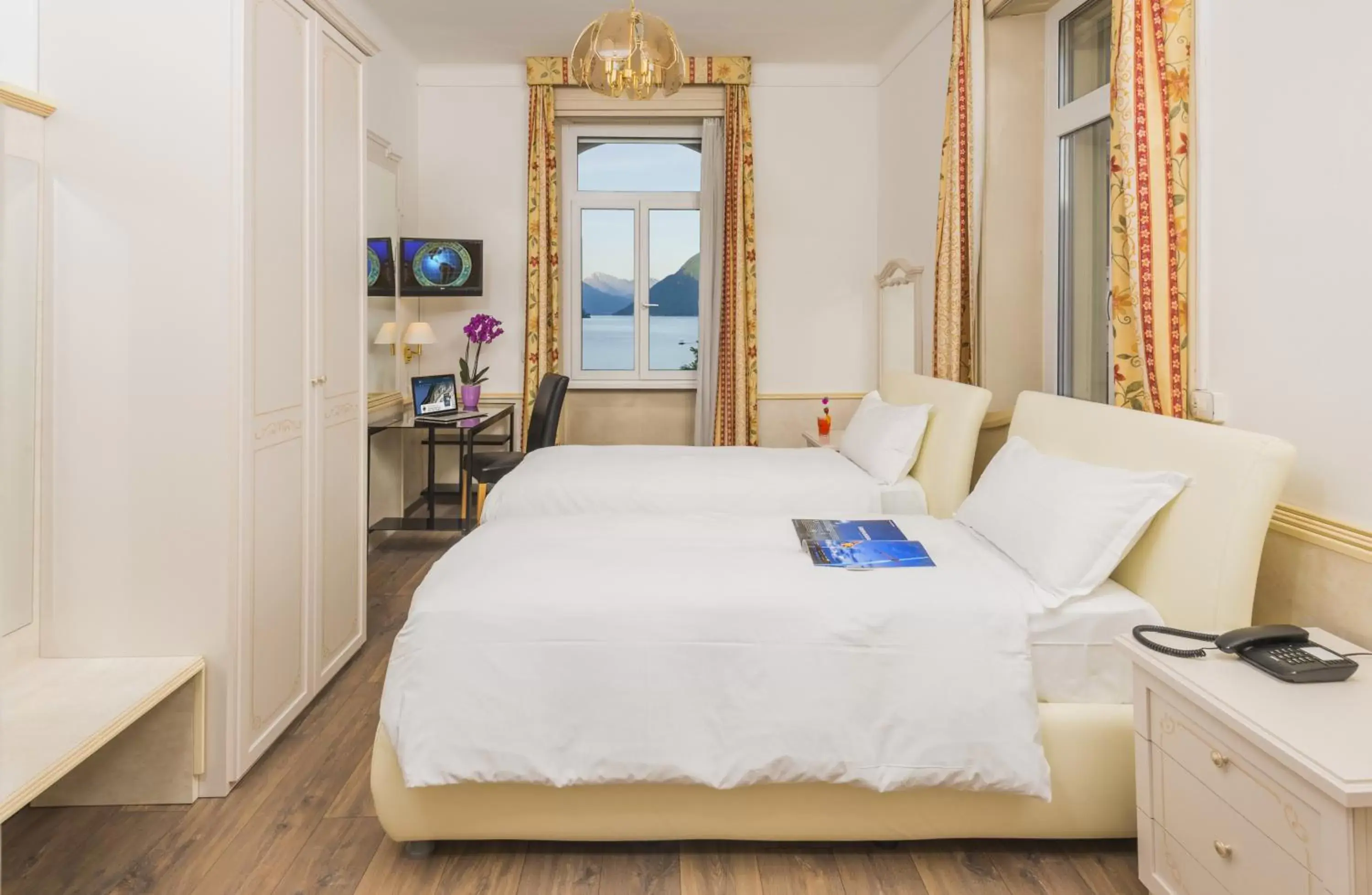 Business Twin Room in Hotel Victoria Business Twin Room in Hotel Victoria