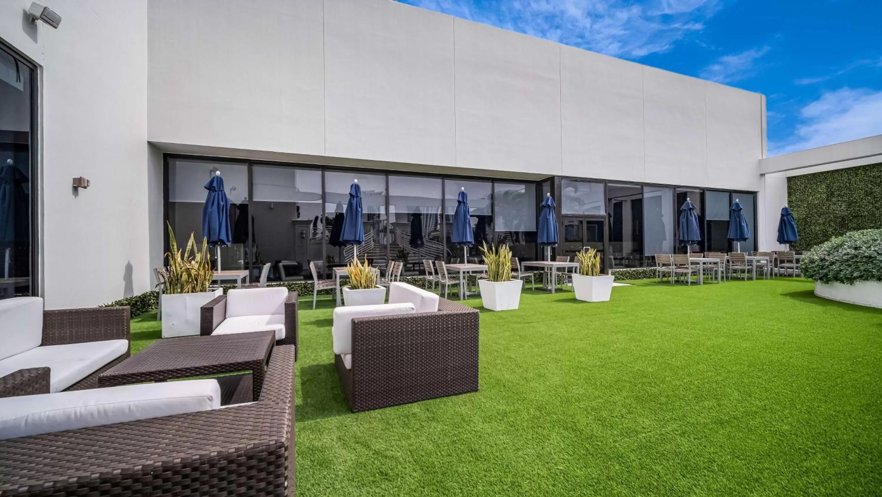 Patio in Hilton Miami Downtown