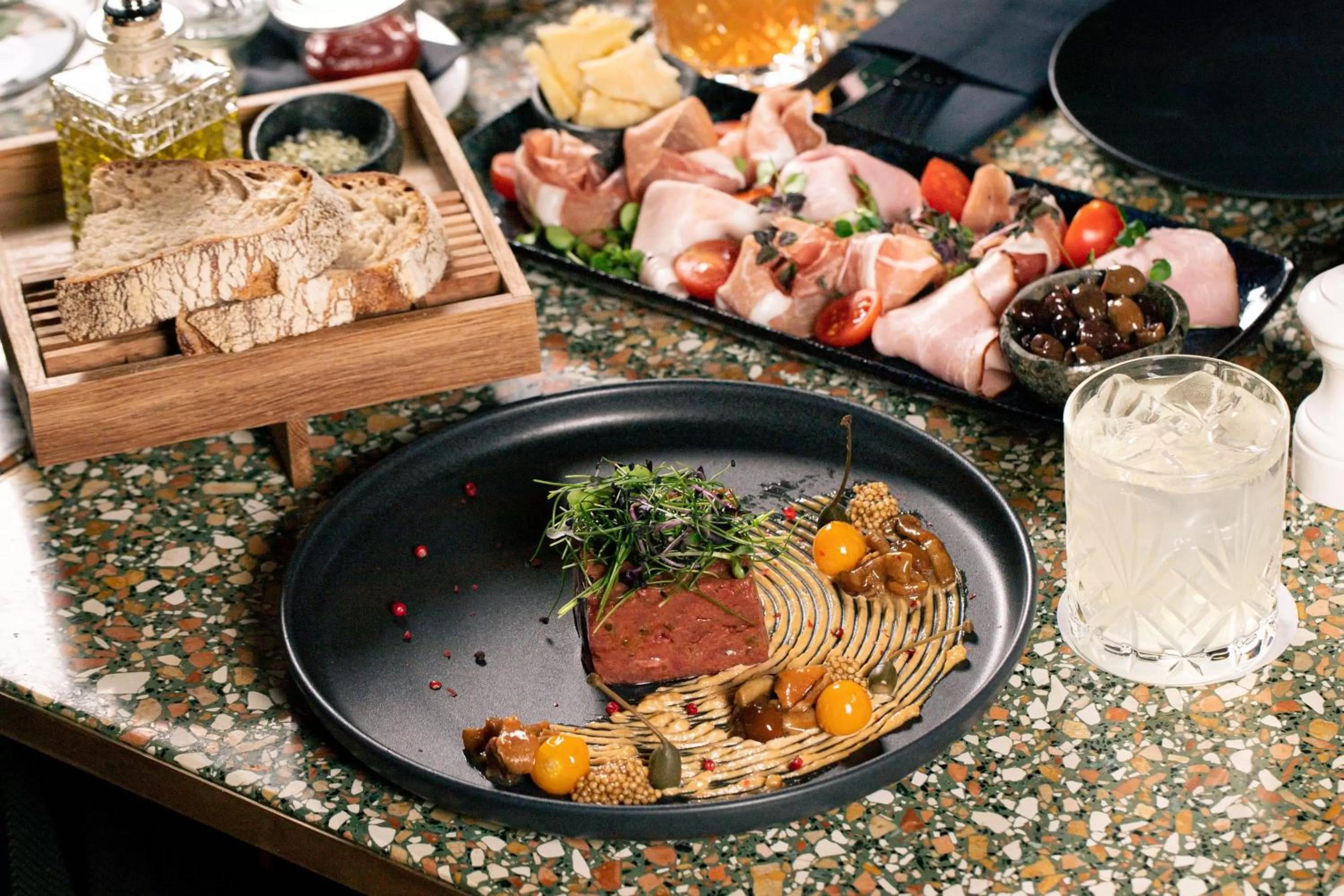 Lounge or bar in Le Méridien Vienna