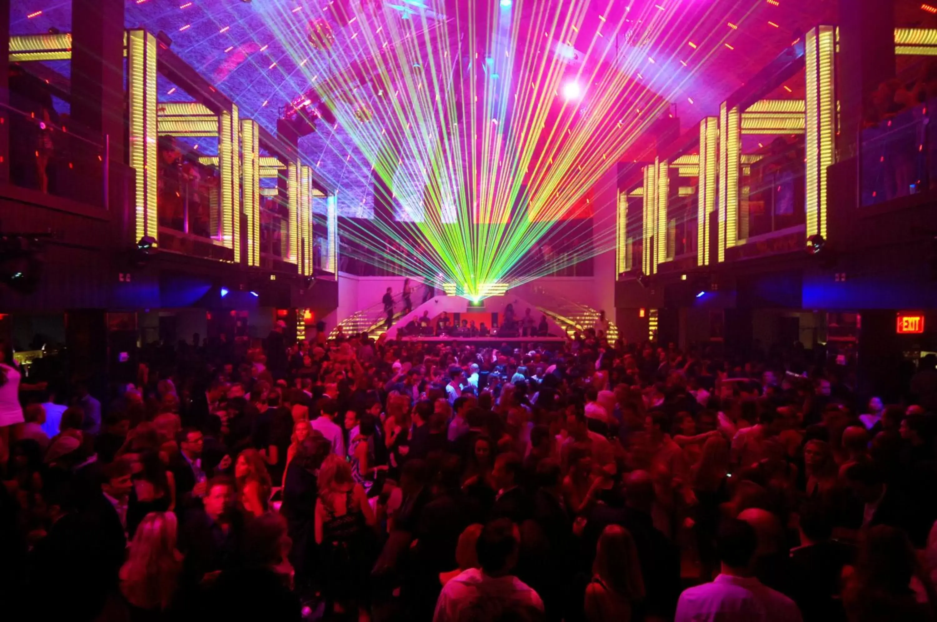 Nightclub / DJ, Evening Entertainment in Fontainebleau Miami Beach