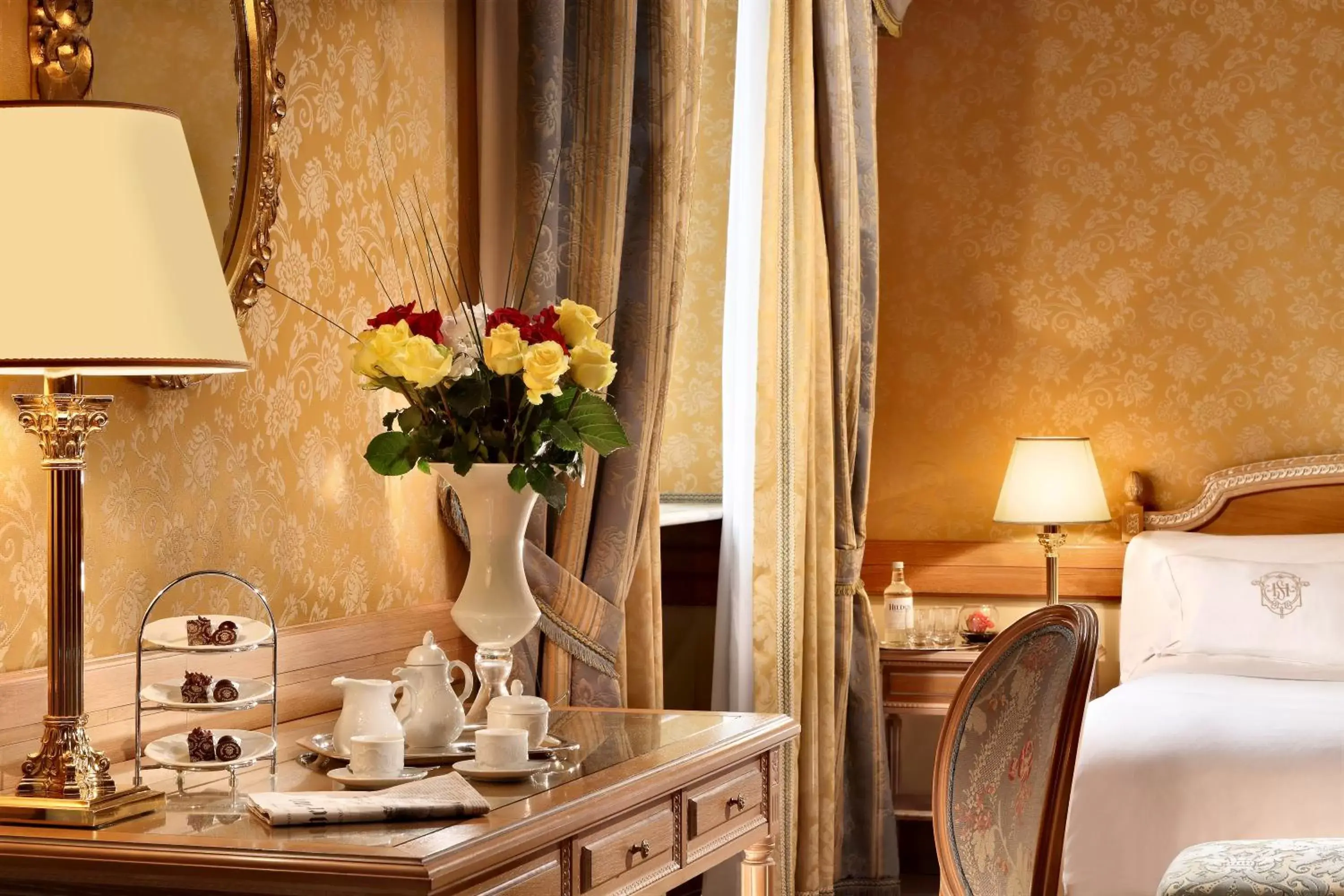 Garden view, Bed in Hotel Splendide Royal Garden view, Bed in Hotel Splendide Royal