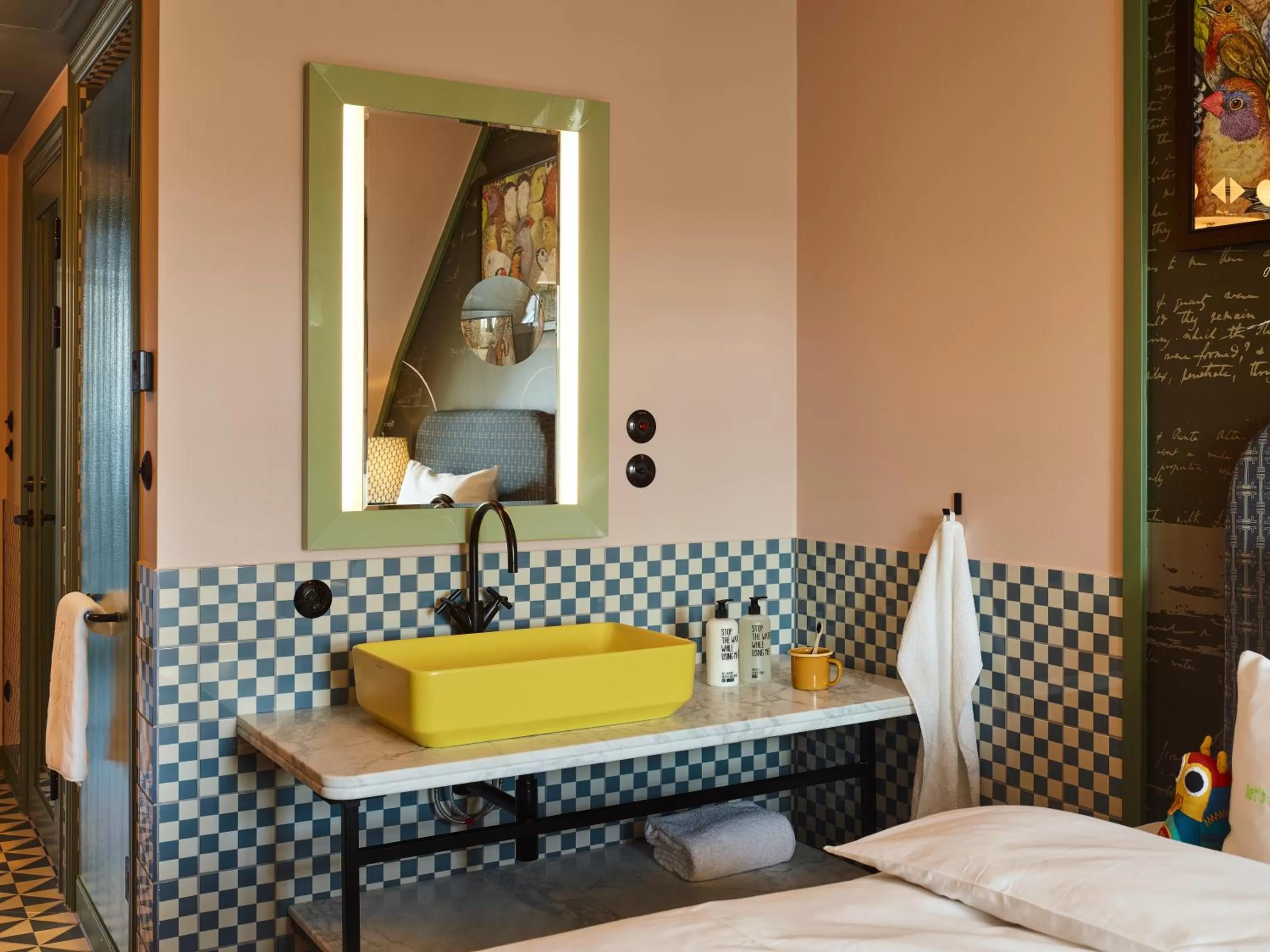 Bathroom, Bed in 25hours Hotel Indre By