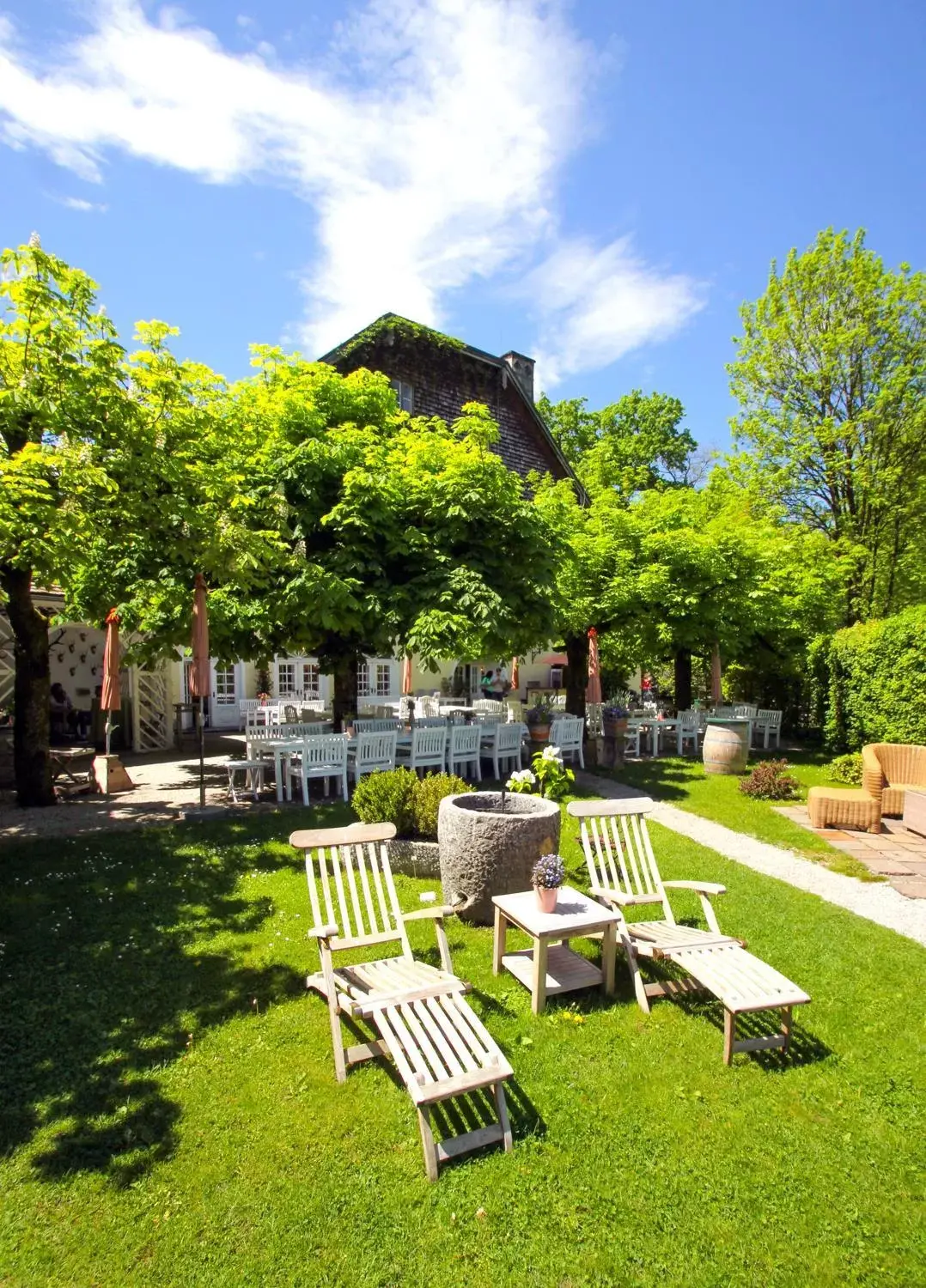 Day, Garden in Schlosswirt zu Anif - Hotel und Restaurant