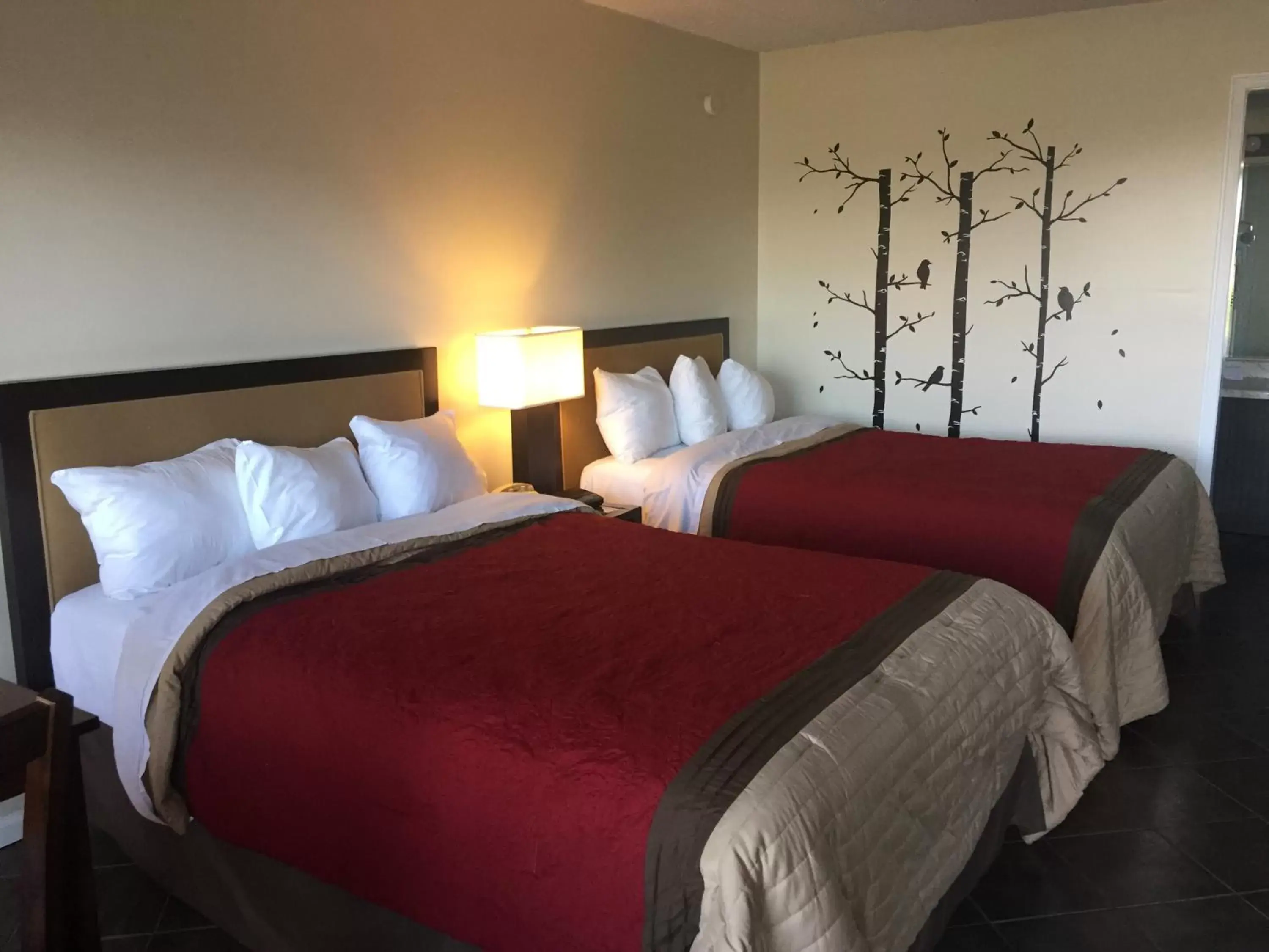 Bedroom, Bed in Geneva Wells Motel