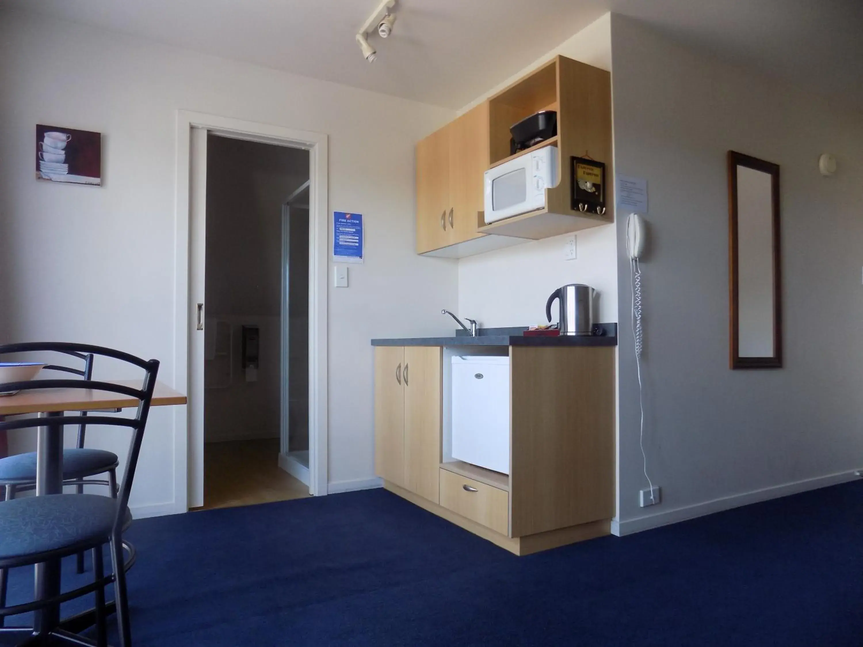 Kitchen or kitchenette, Kitchen/Kitchenette in Garden City Motel