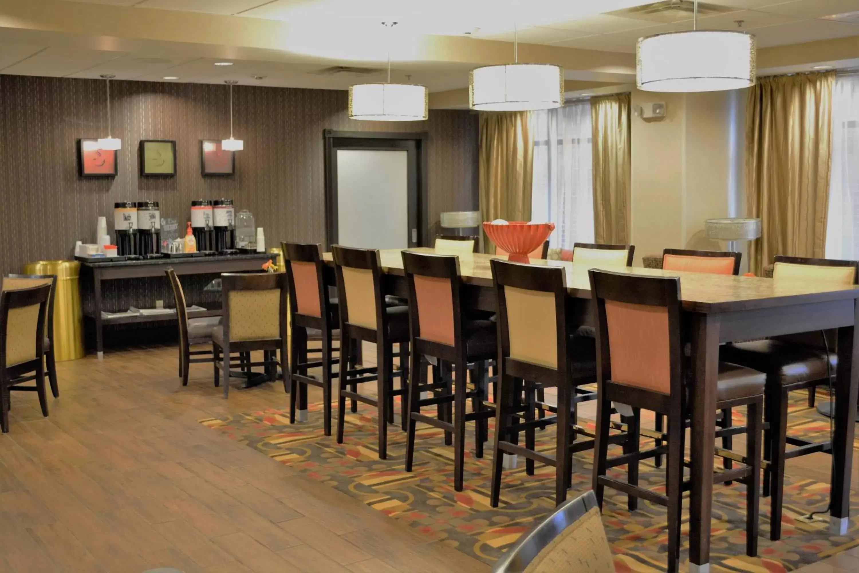 Restaurant/Places to Eat in Comfort Inn