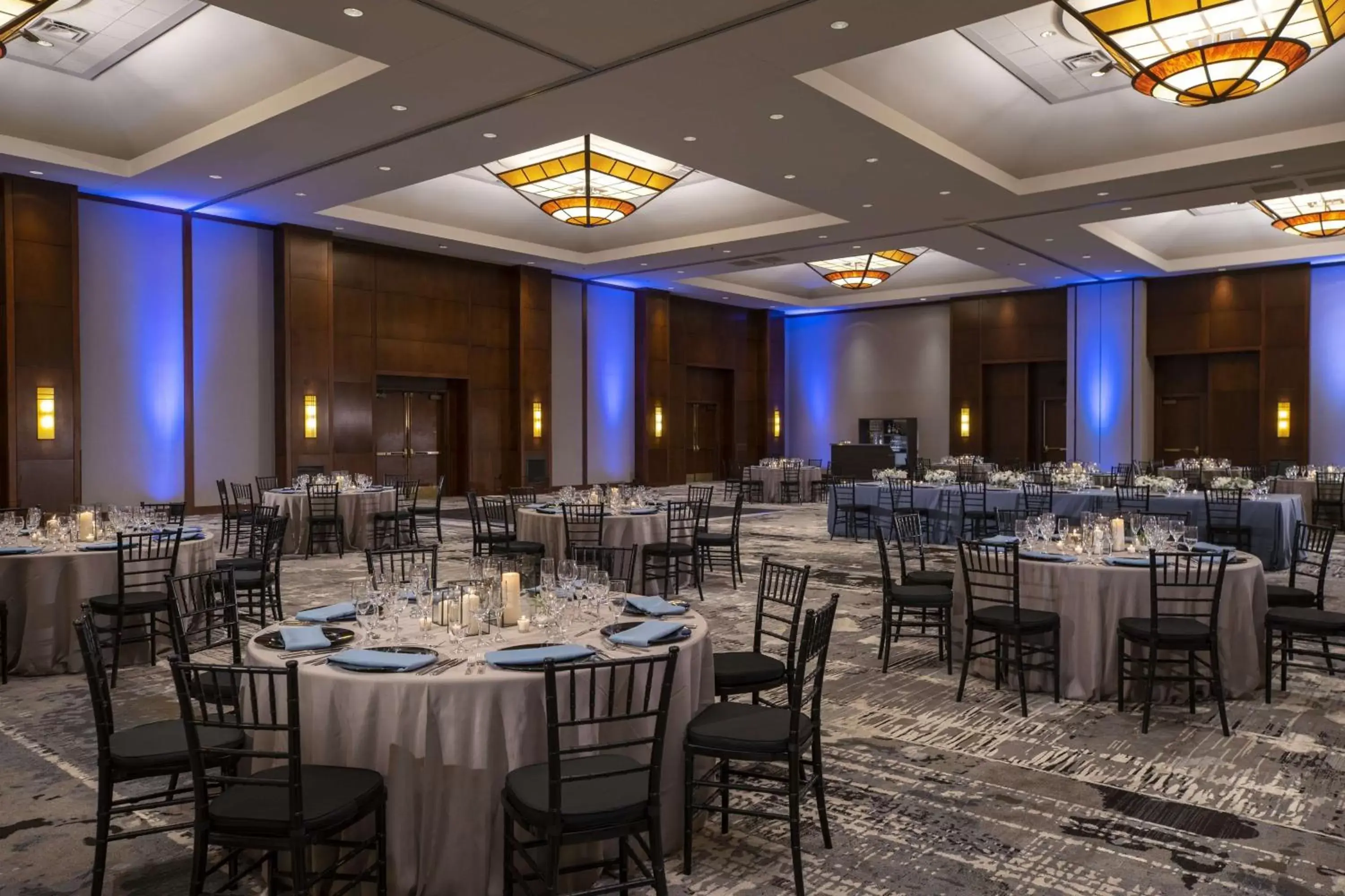 Lobby or reception, Restaurant/Places to Eat in Hyatt Regency Coralville