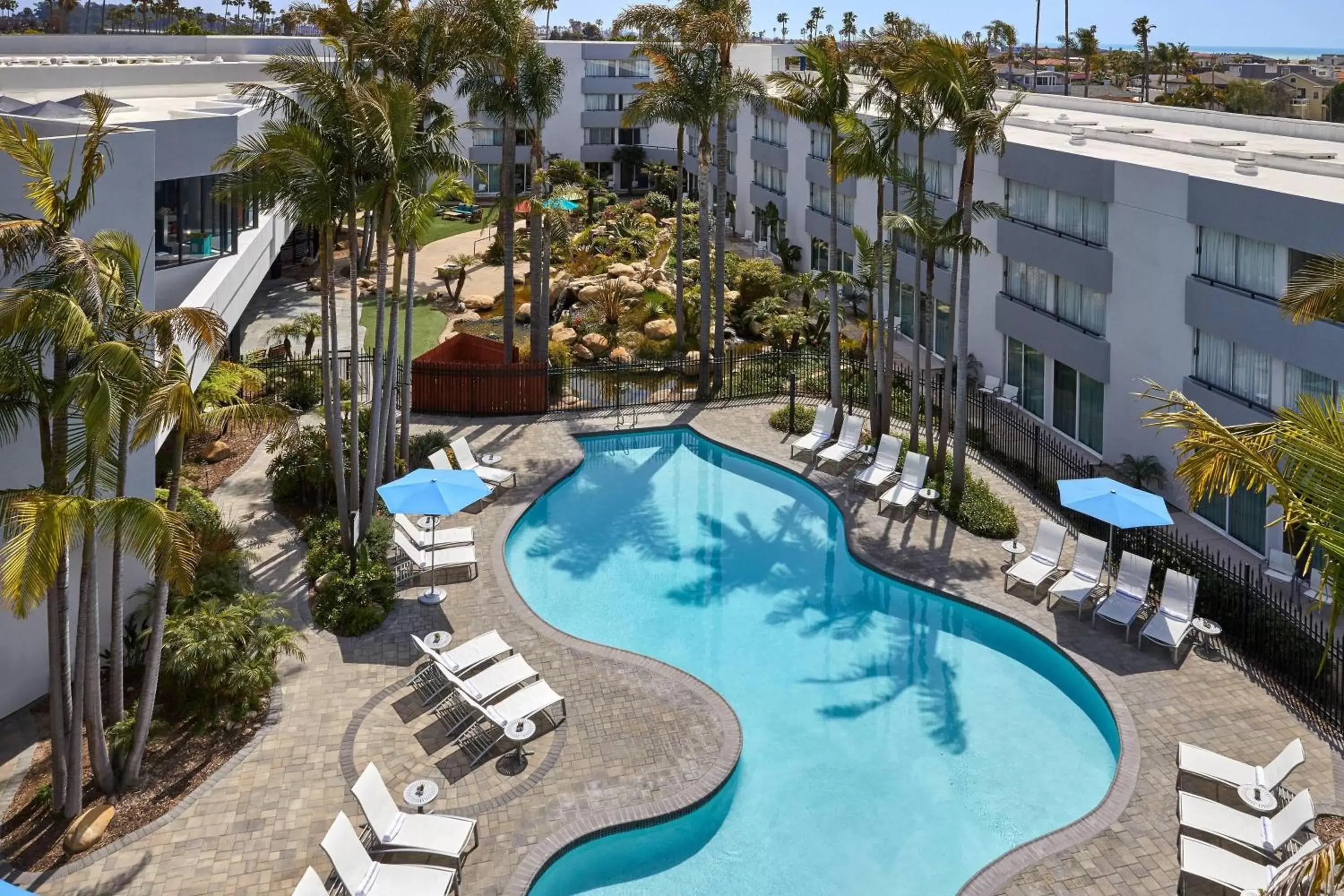 Swimming pool, Pool View in Ventura Beach Marriott