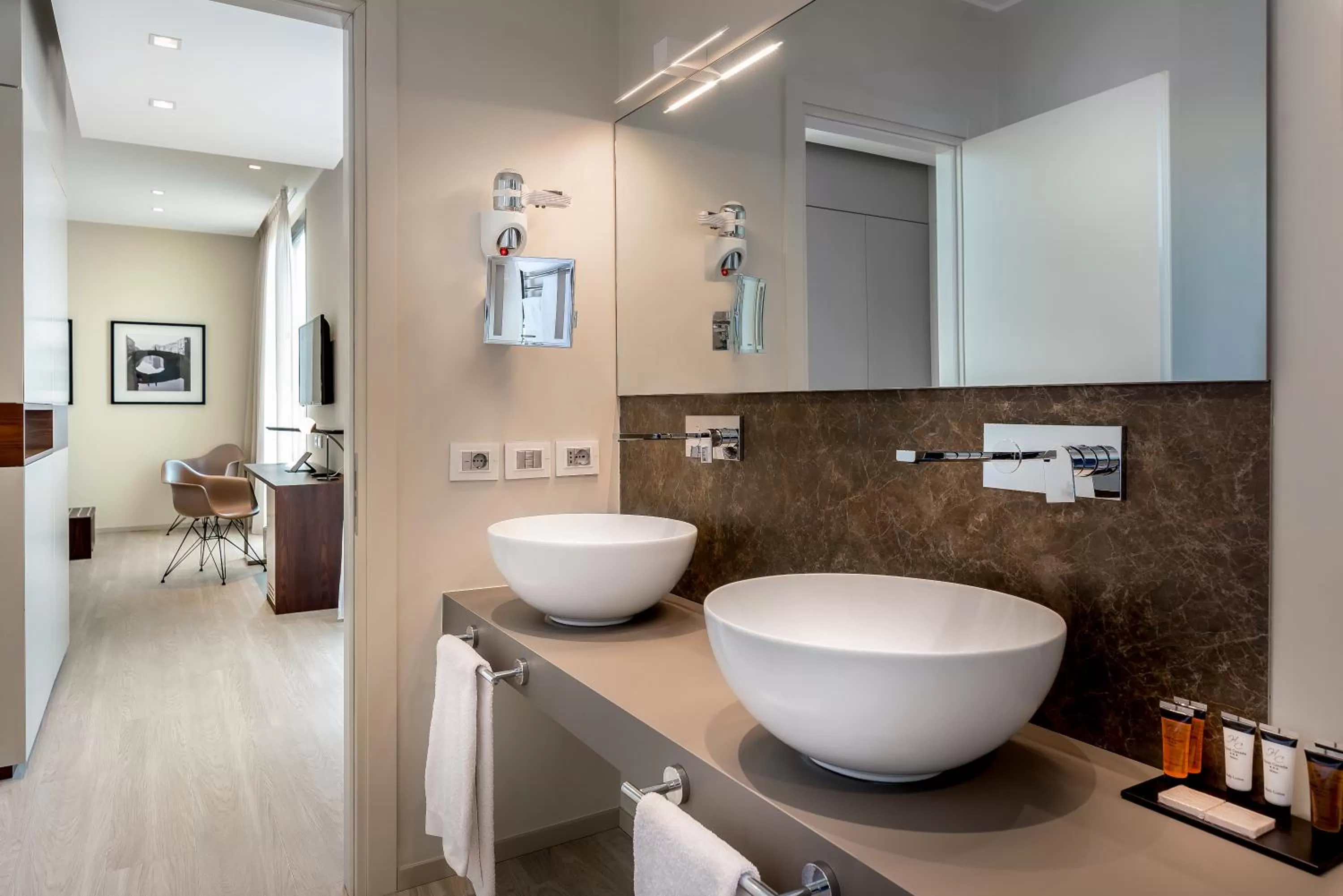 Bathroom in Hotel Canada