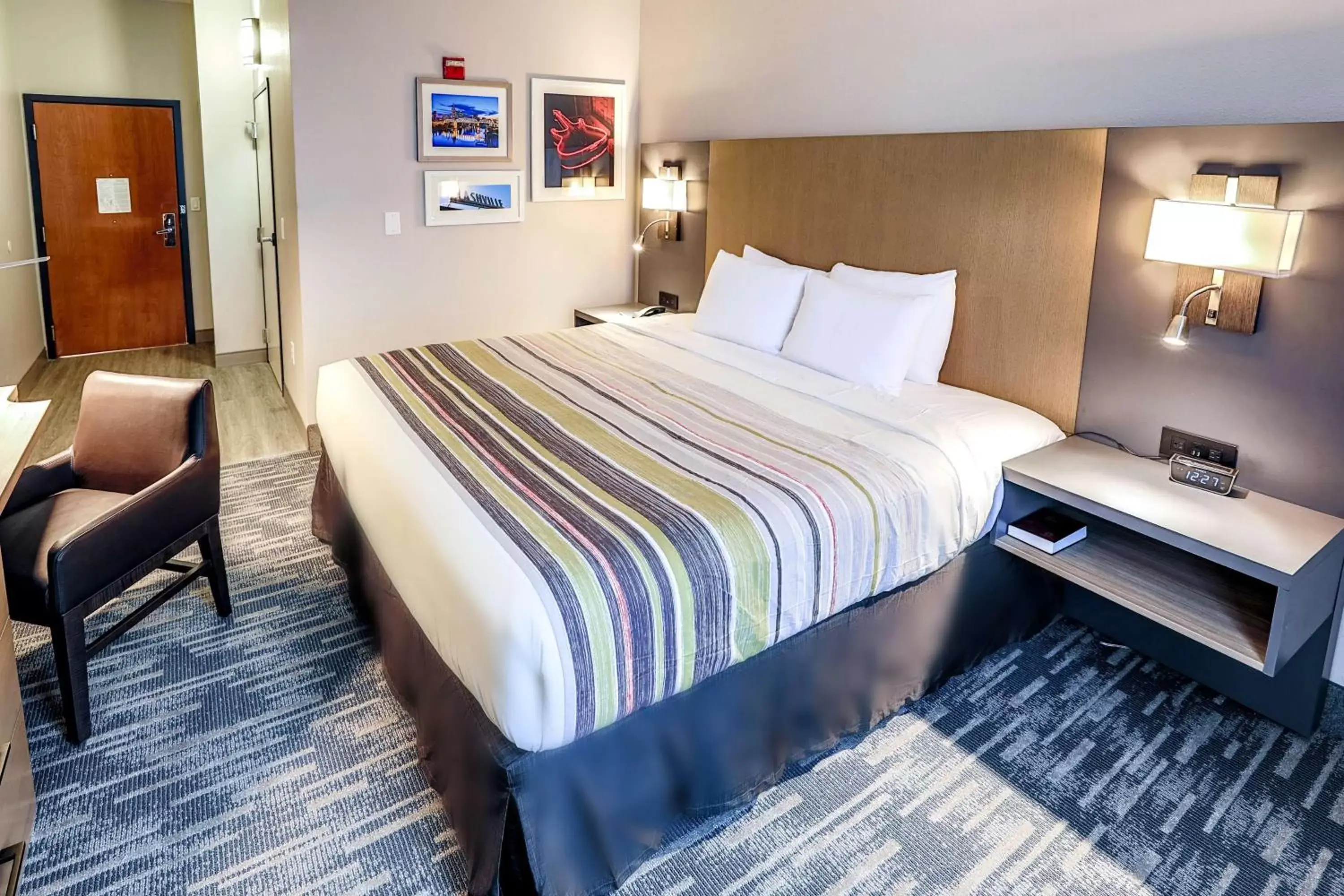 Bedroom, Bed in Country Inn & Suites by Radisson, Nashville Airport, TN