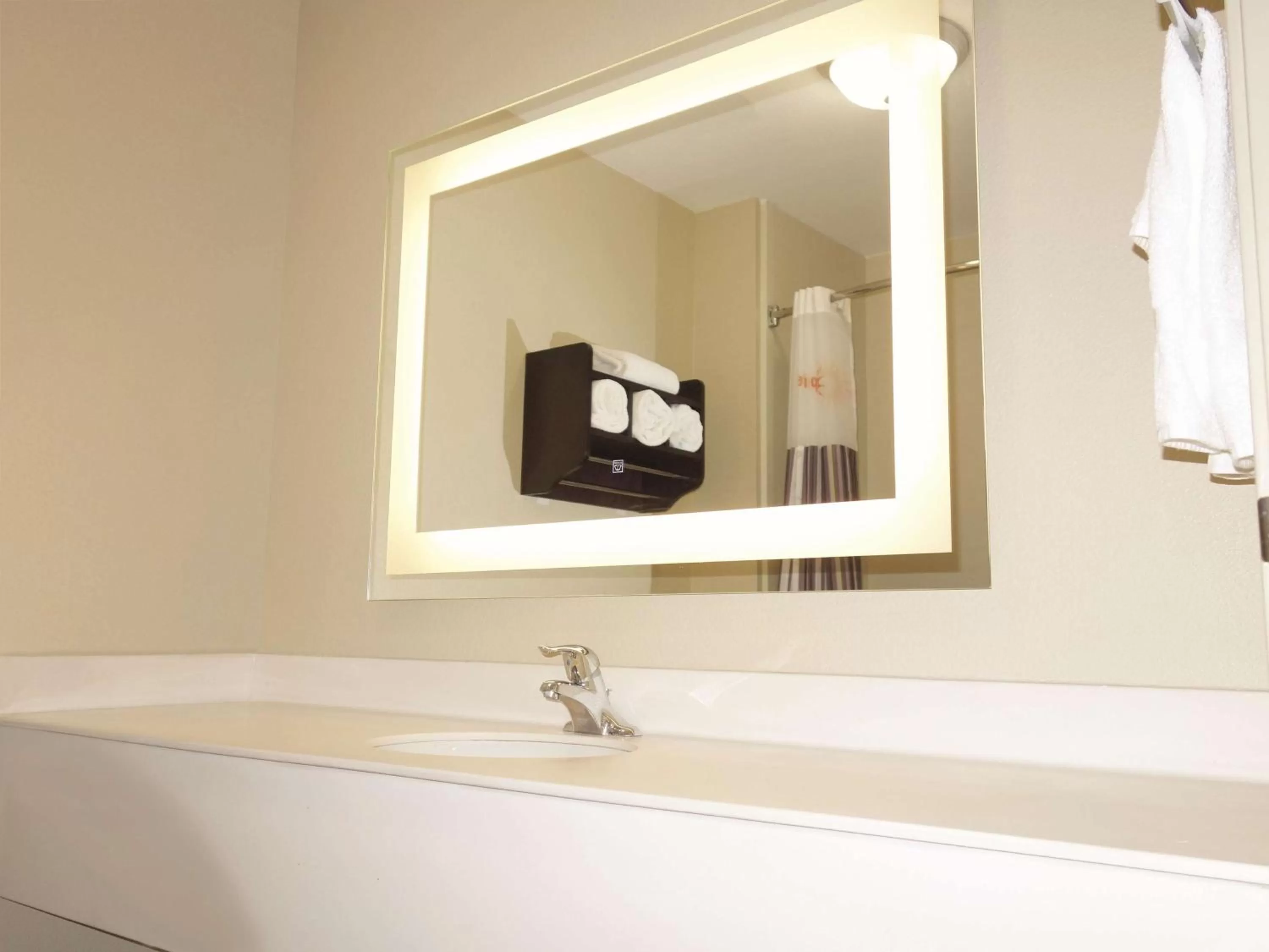 Photo of the whole room in La Quinta by Wyndham Corpus Christi Northwest