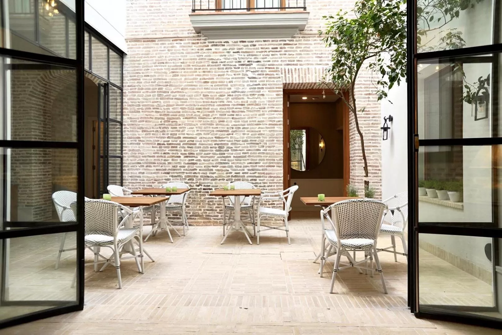 Patio in Hotel Amadeus Sevilla