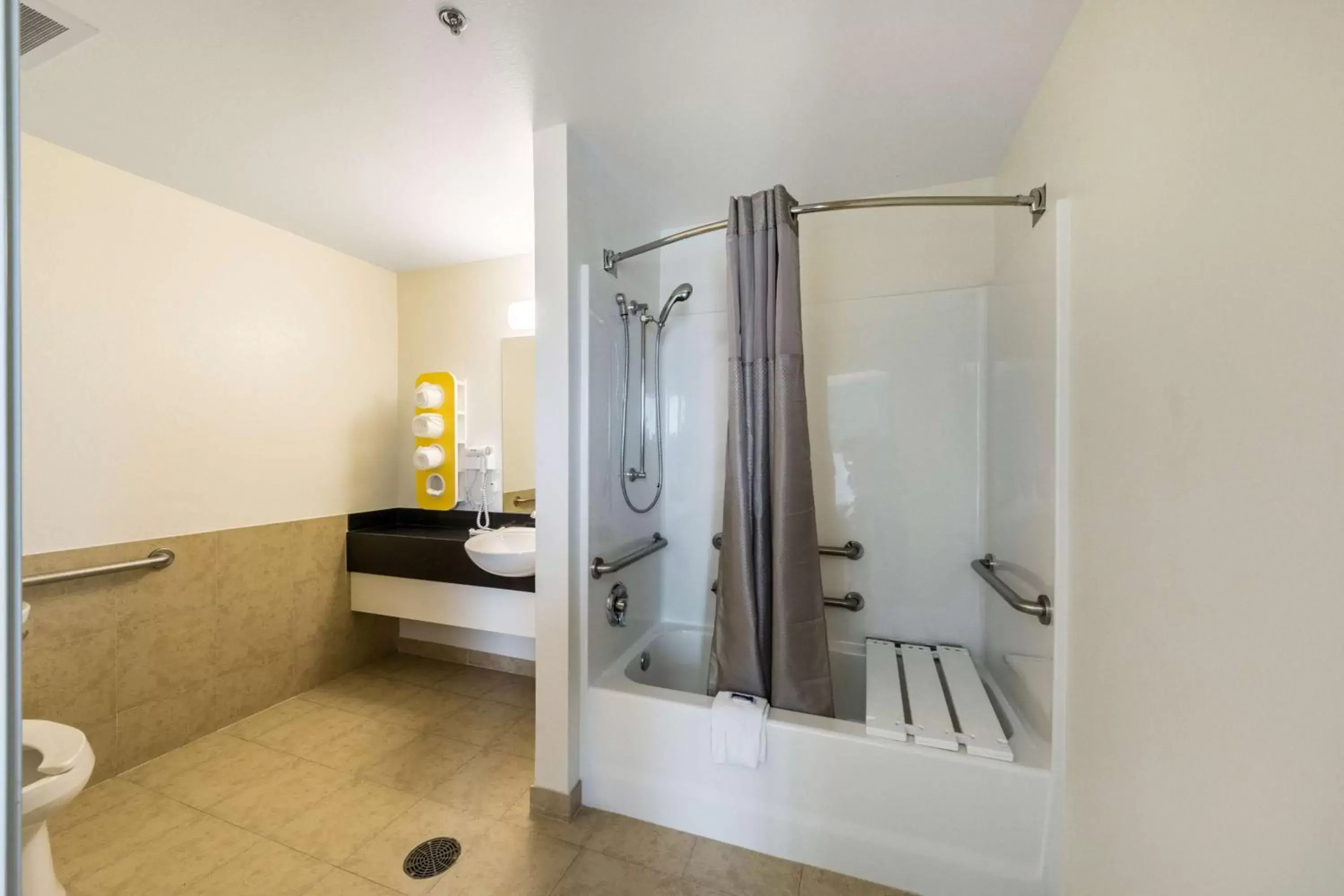 Queen Room - Disability Access - Roll in Shower in Motel 6-Laredo, TX - Airport