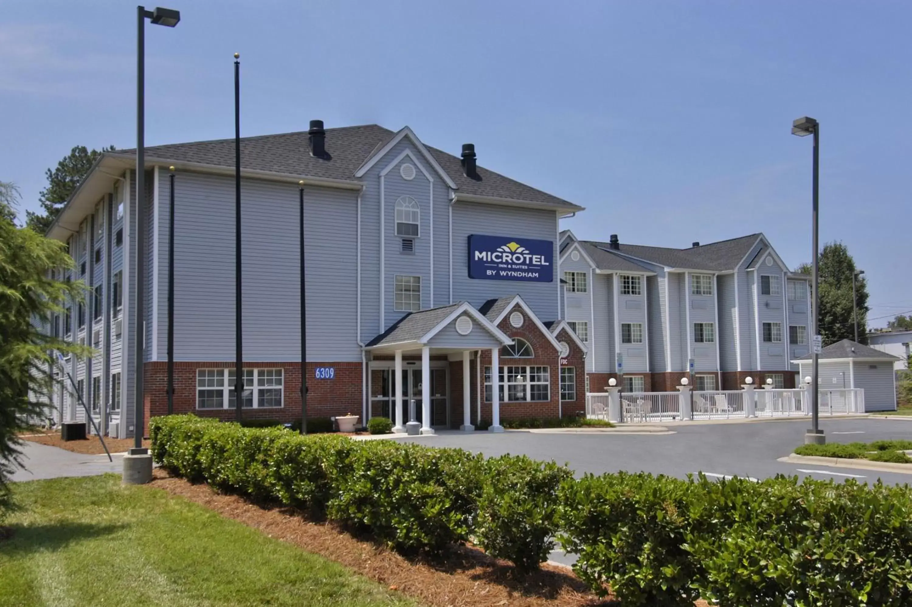 Facade/entrance, Property Building in Microtel Inn & Suites by Wyndham Charlotte/Northlake