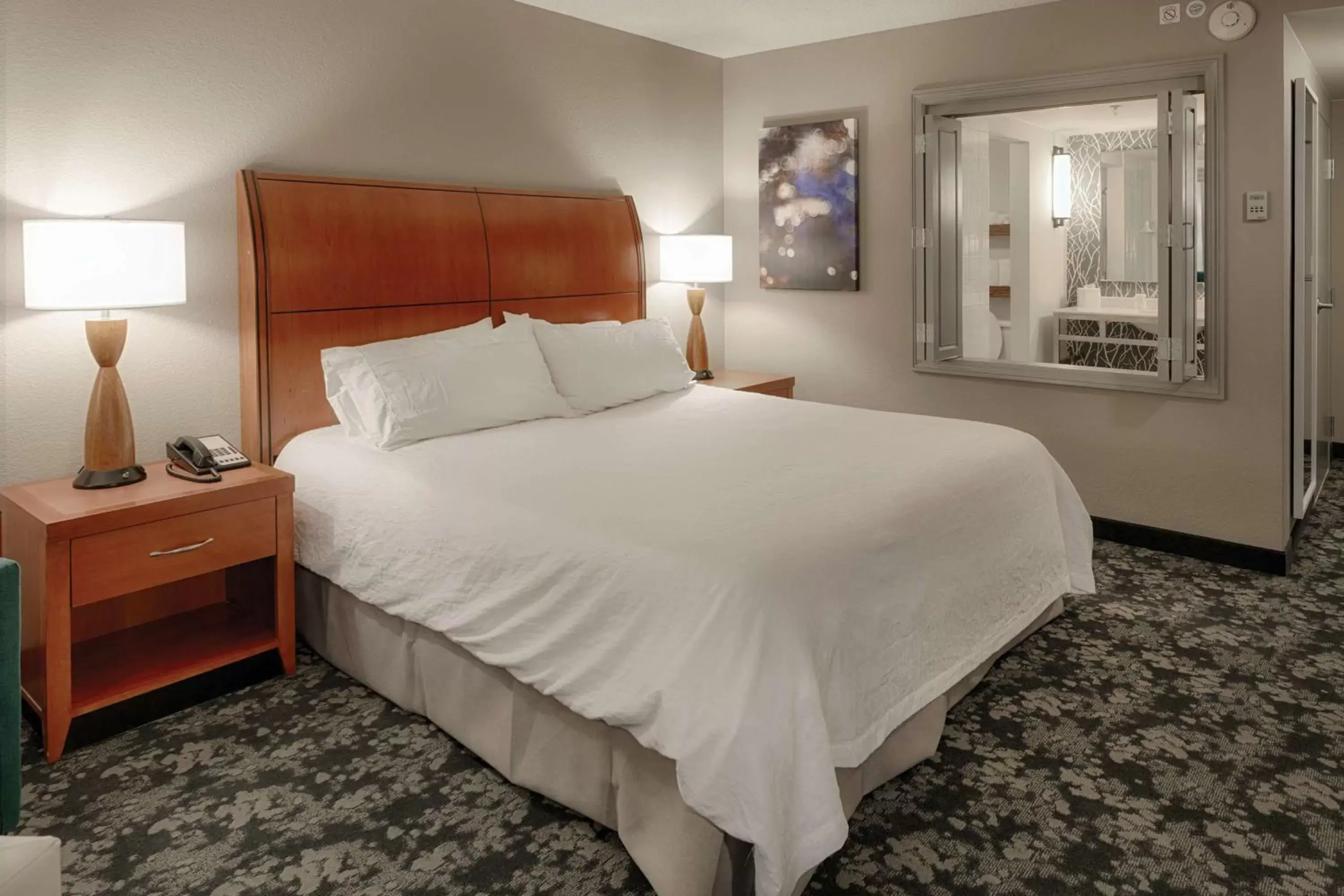 Bed in Hilton Garden Inn Cleveland/Twinsburg