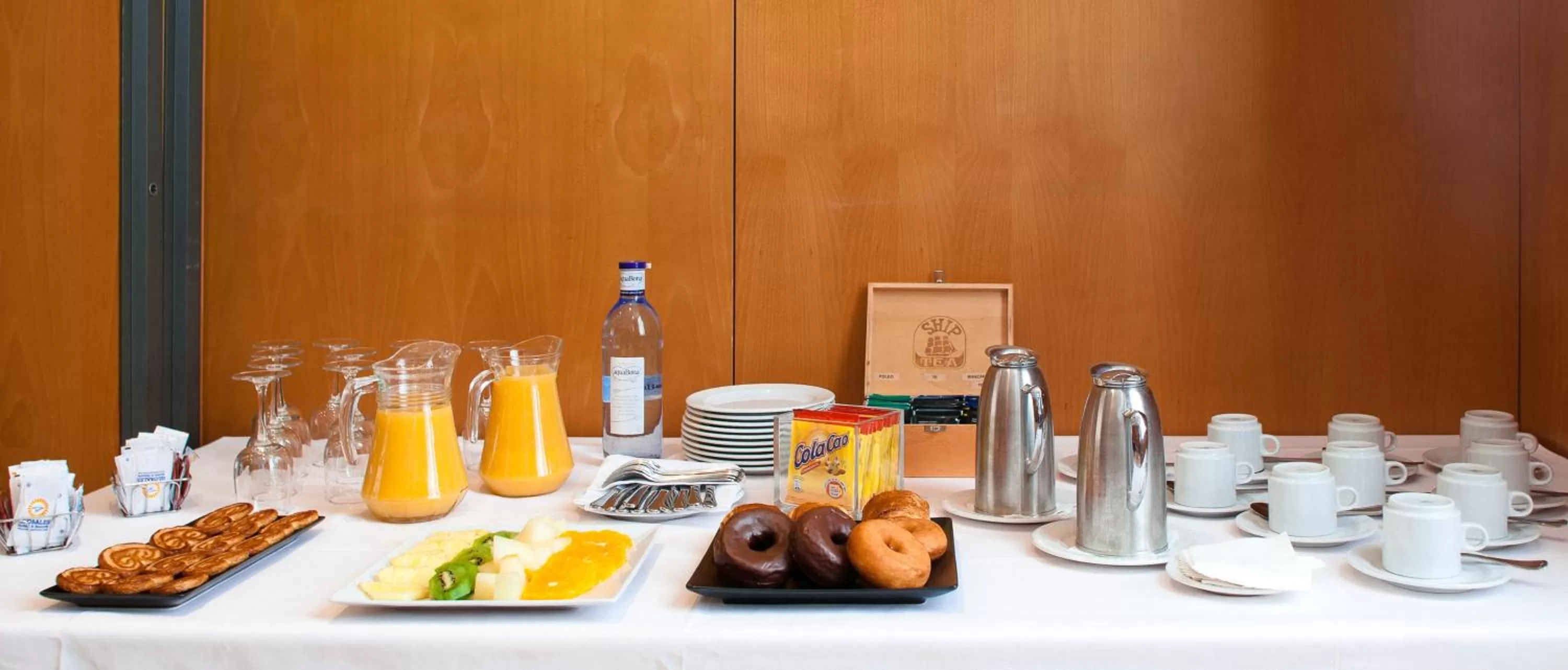 Business facilities in Globales de los Reyes