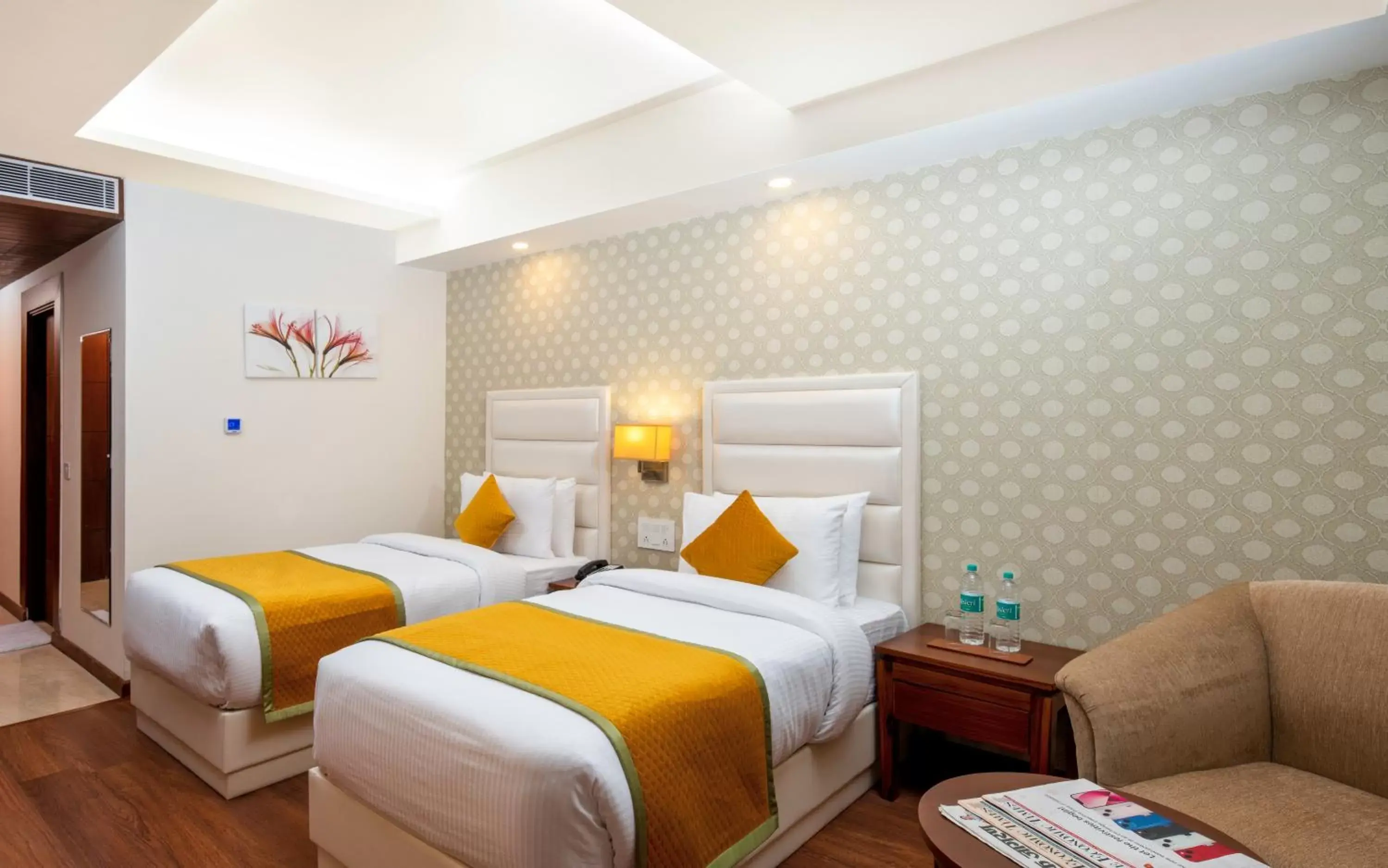 Superior King Room - single occupancy in Cygnett Inn Paras Superior King Room - single occupancy in Cygnett Inn Paras