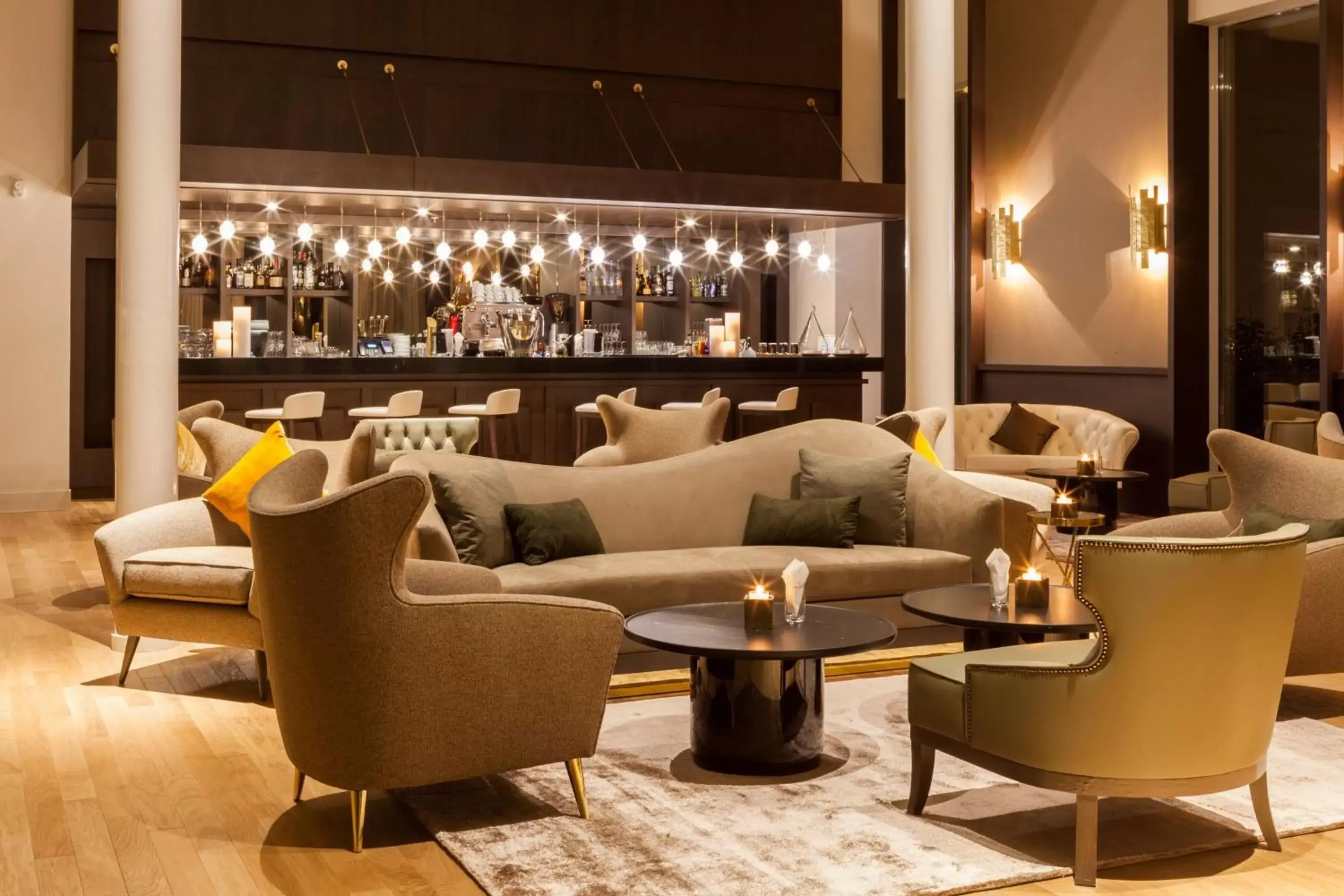 Restaurant/places to eat, Lounge/Bar in AC Hotel by Marriott Paris Le Bourget Airport