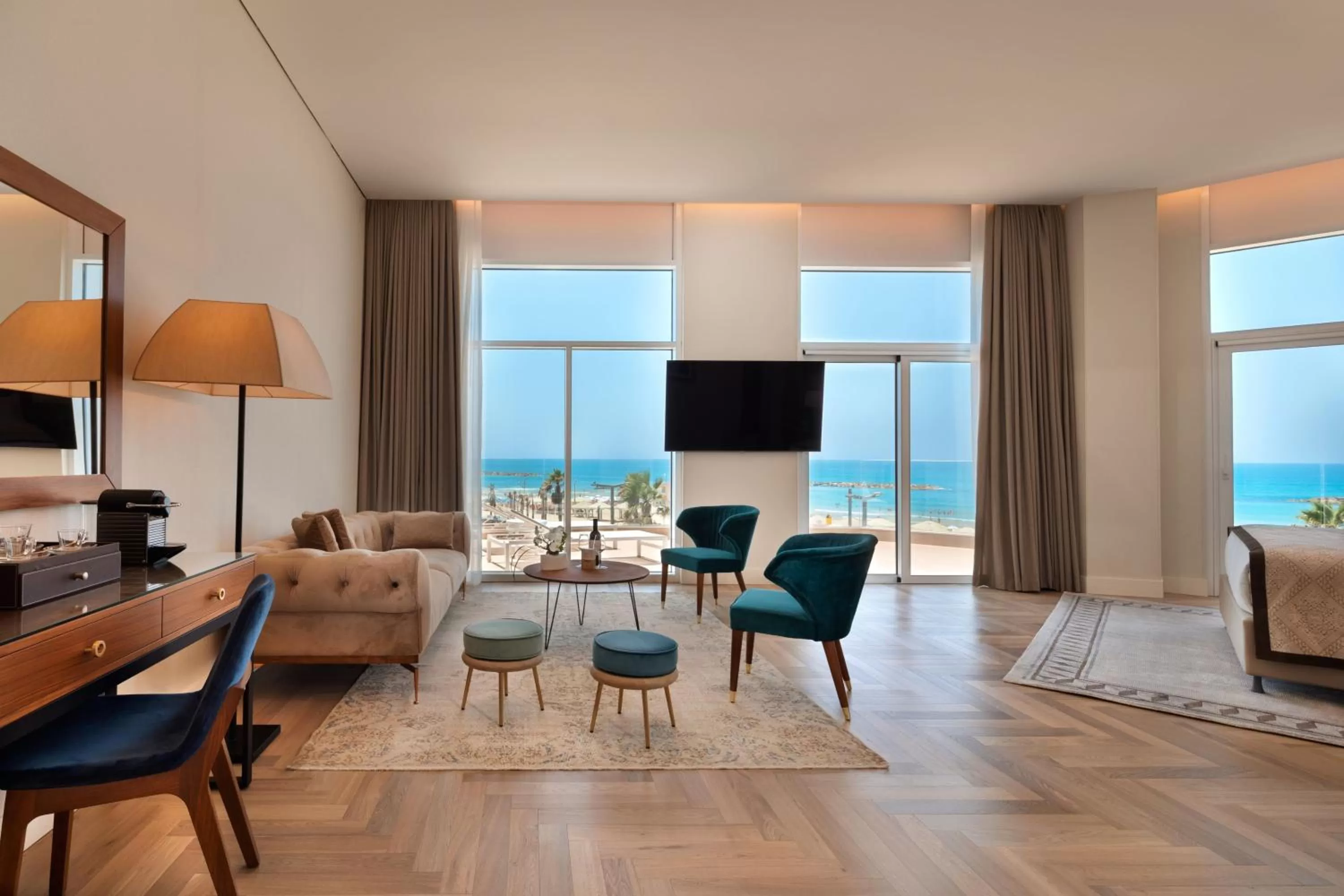 Photo of the whole room in Herbert Samuel Opera Tel Aviv