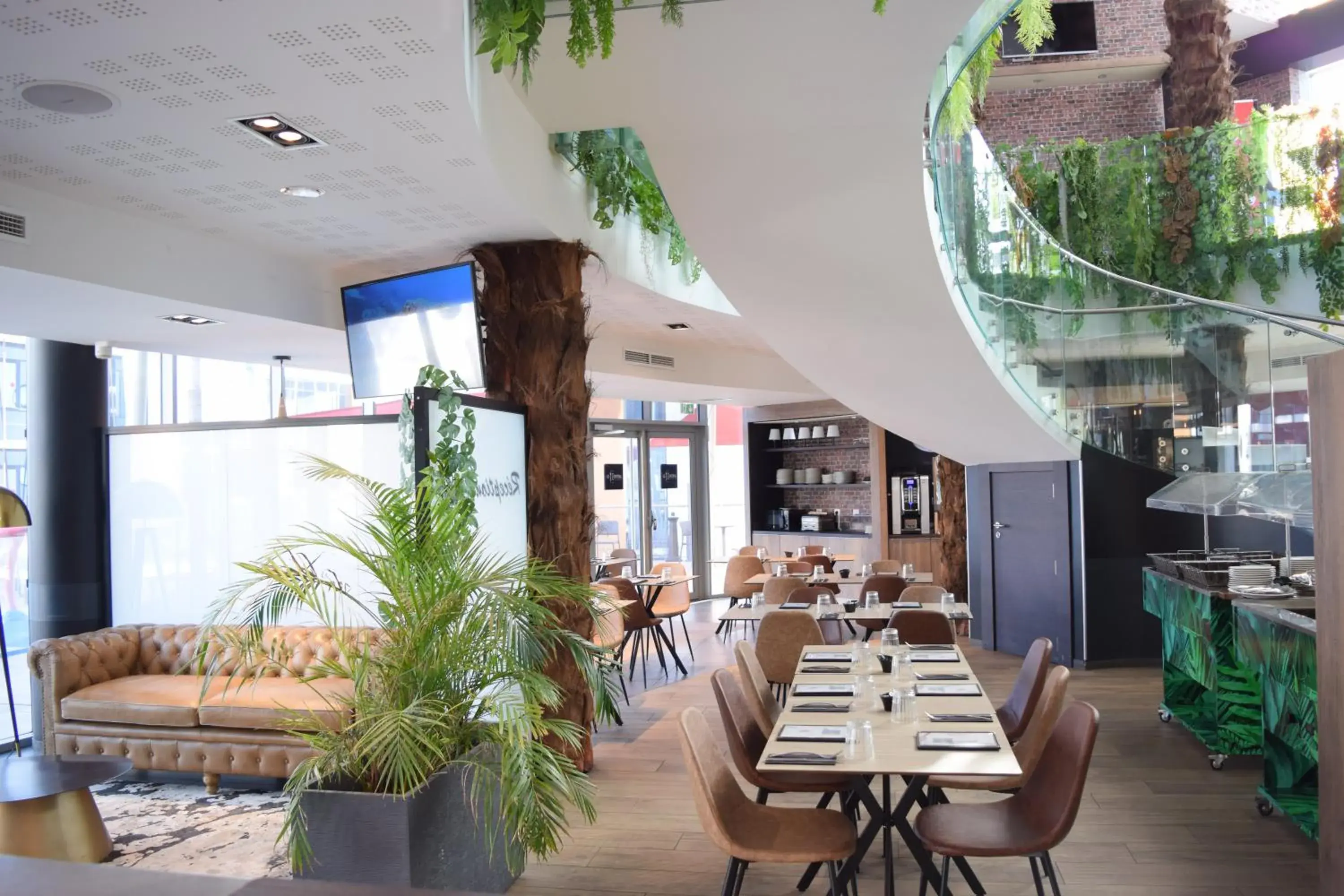 Restaurant/Places to Eat in Marineland Hôtel