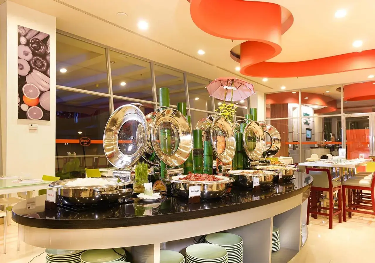 Restaurant/Places to Eat in Harris Hotel Sentul City Bogor