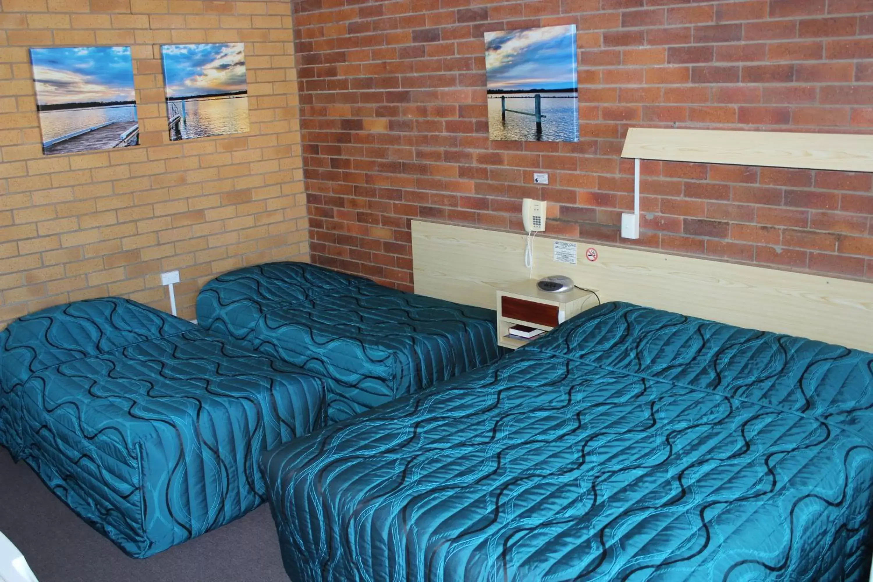 Bedroom, Bed in Glen Innes Lodge Motel