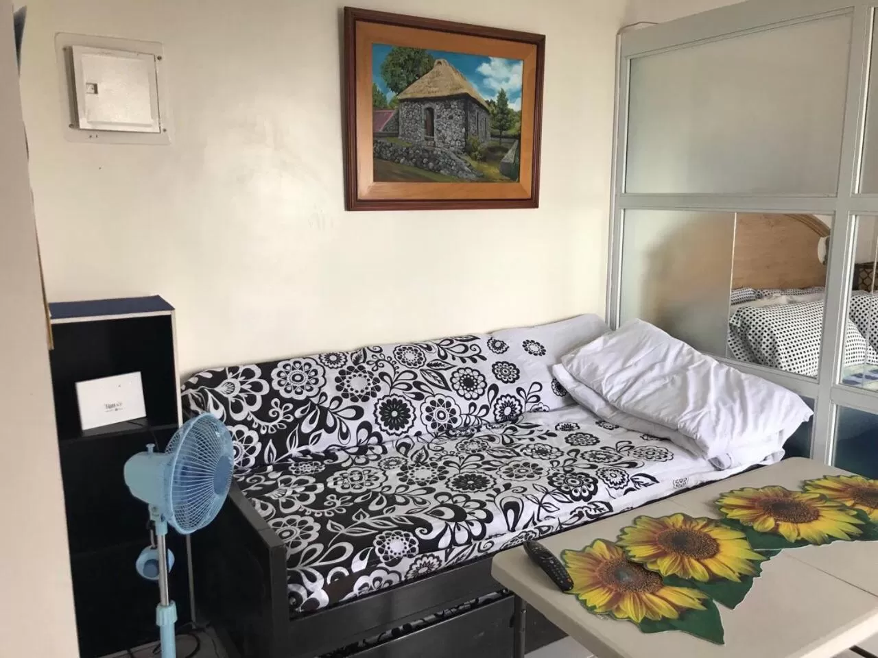 Bed in Condo with Free Swimming Pool & Viewing Deck